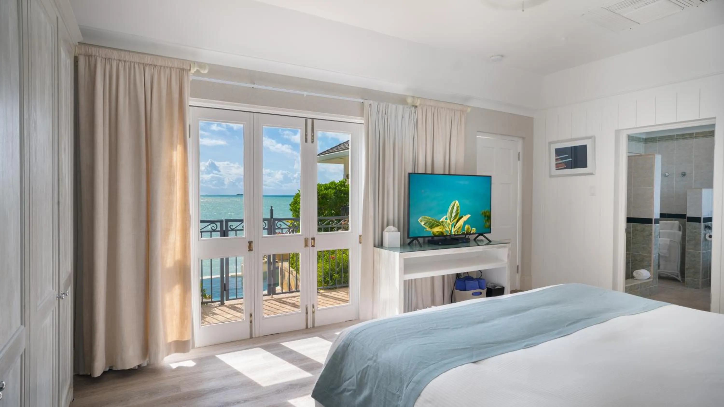 Bedroom, Bed in Blue Waters Resort and Spa
