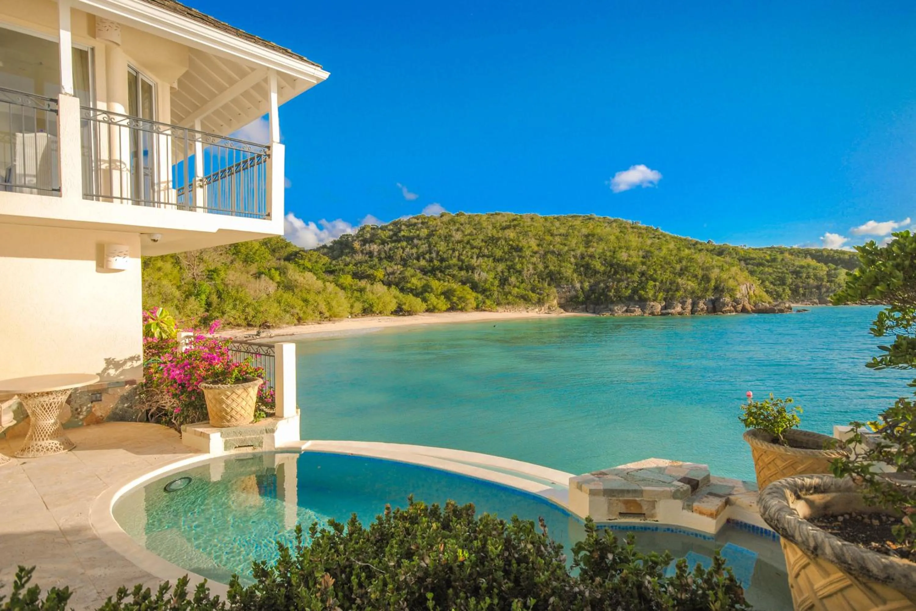 Swimming pool in Blue Waters Resort and Spa