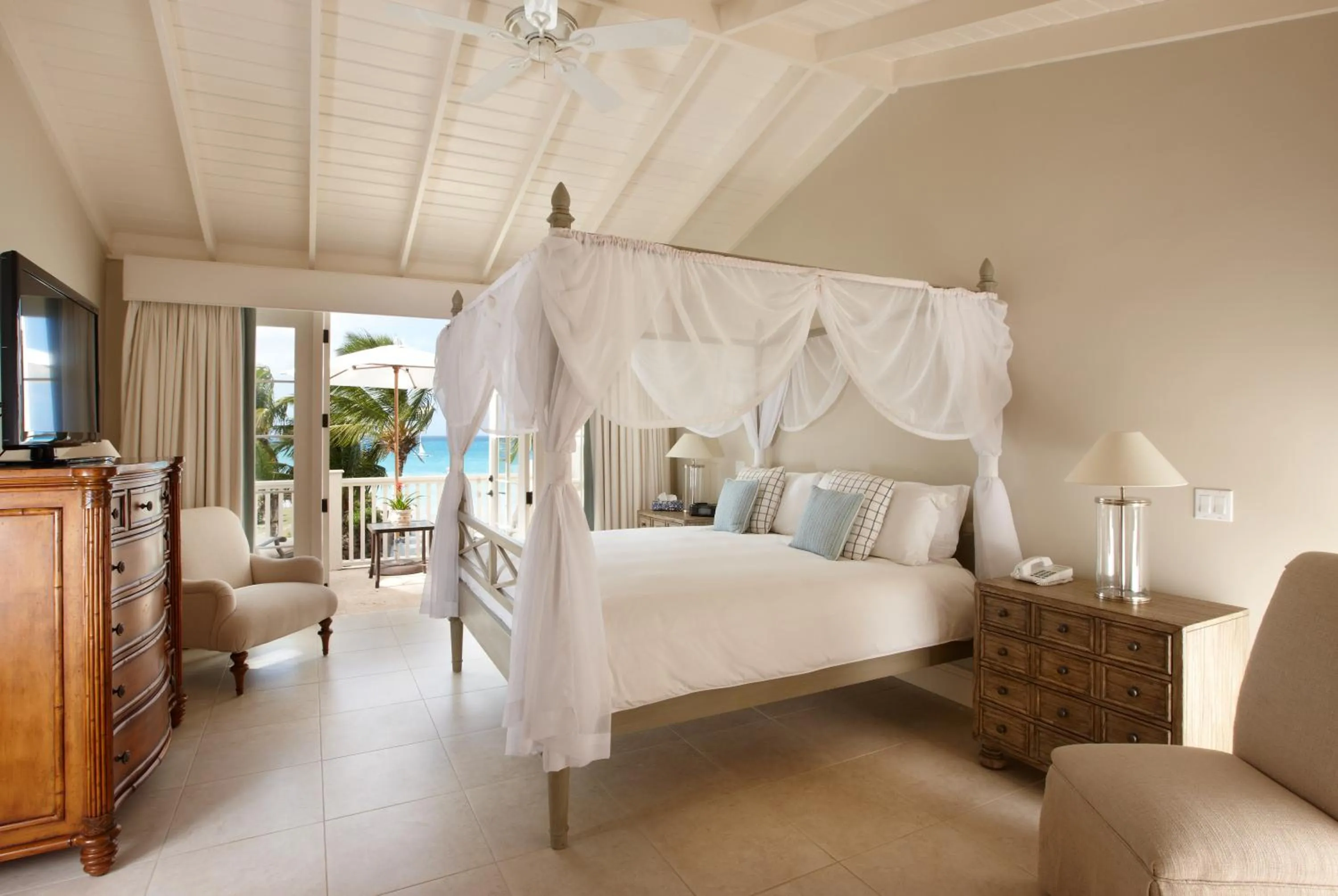 Bedroom, Bed in Blue Waters Resort and Spa