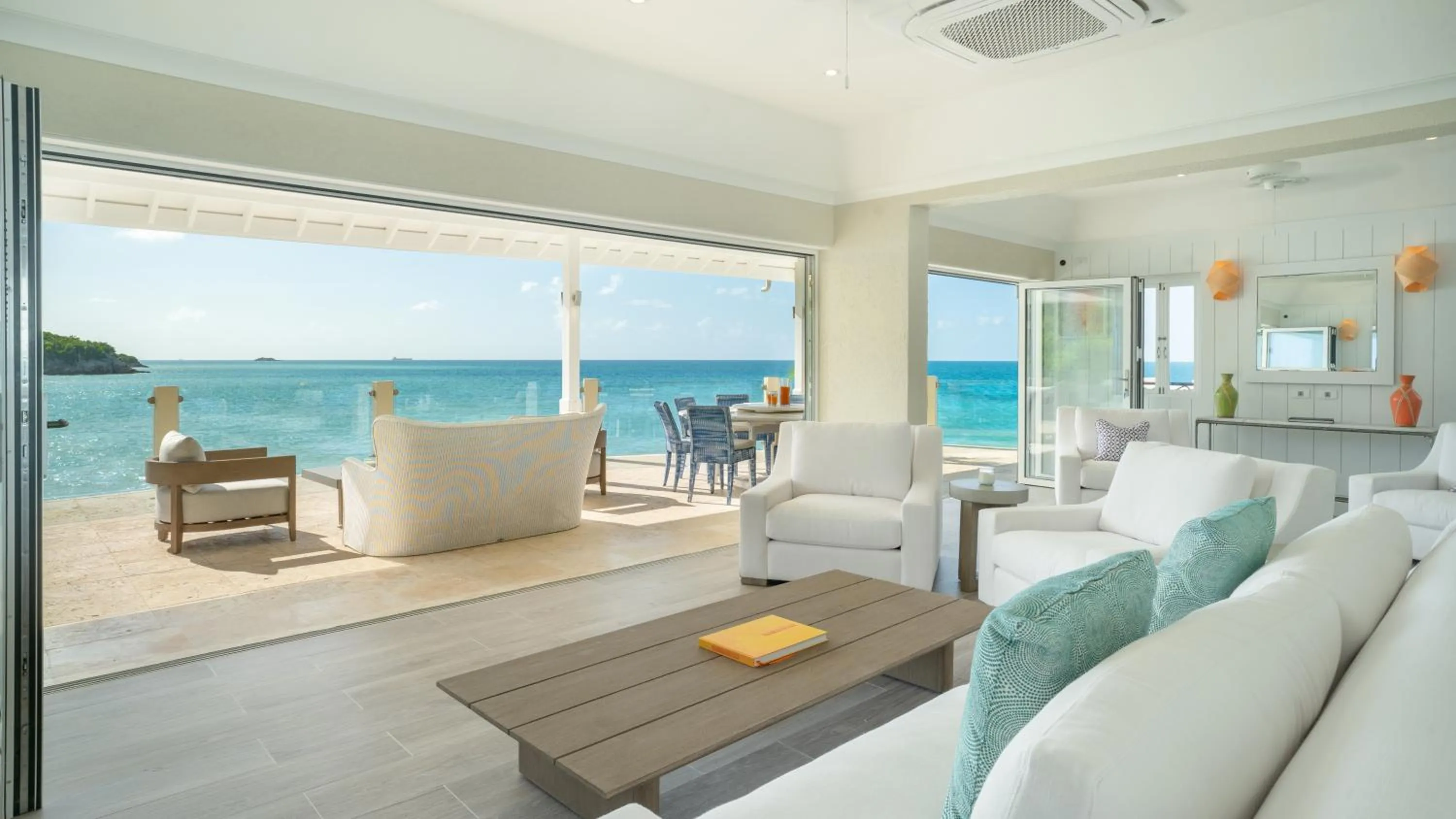 Living room in Blue Waters Resort and Spa
