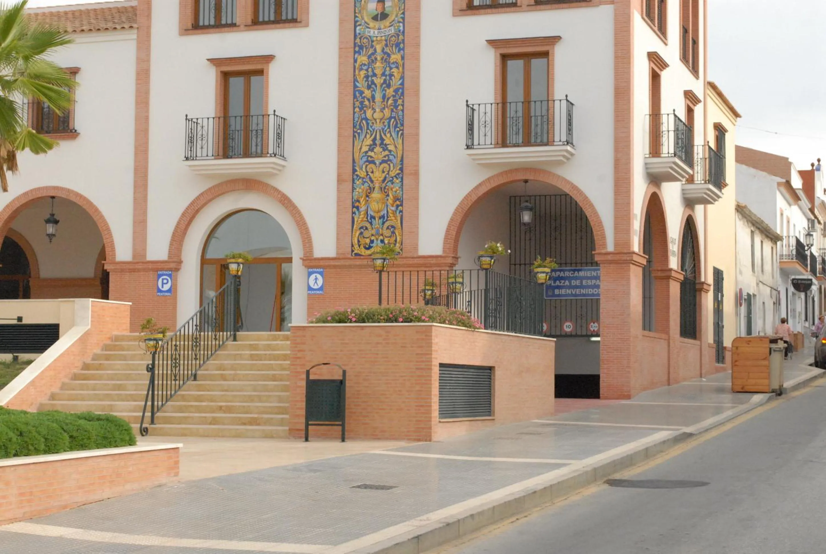 Facade/entrance in Hotel La Pinta
