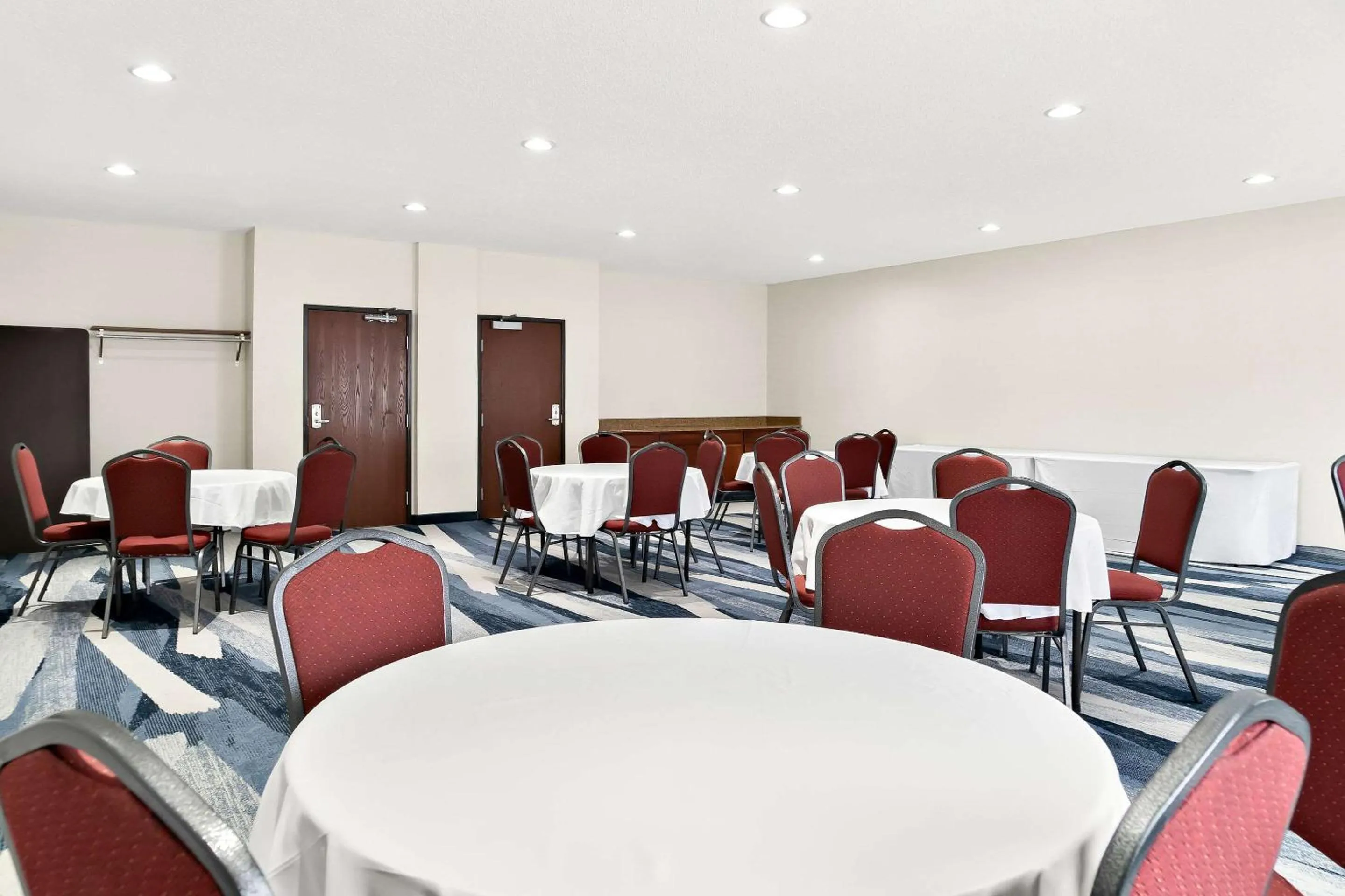Meeting/conference room in Comfort Suites Southfield-Detroit