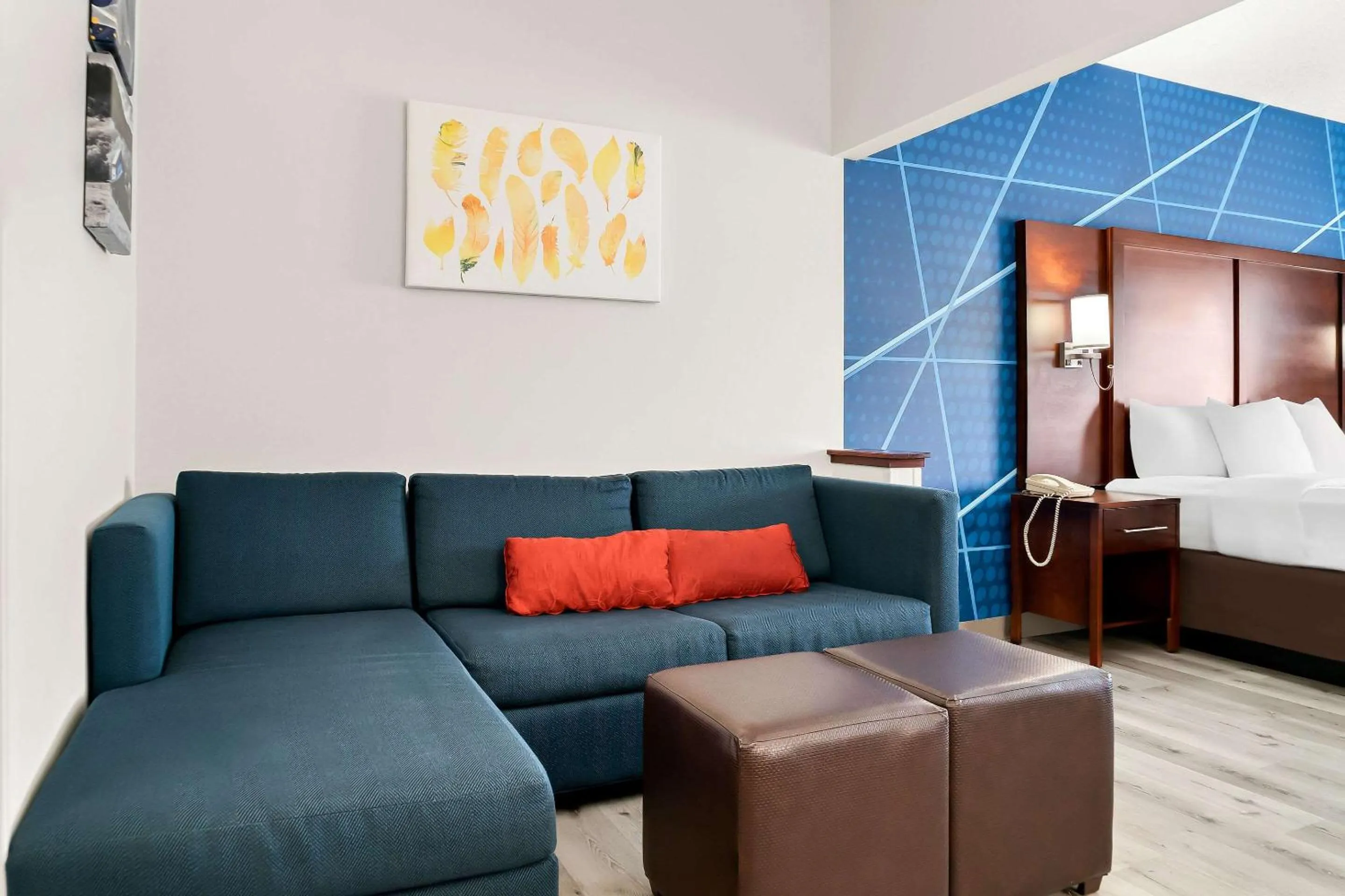 Bedroom, Bed in Comfort Suites Southfield-Detroit