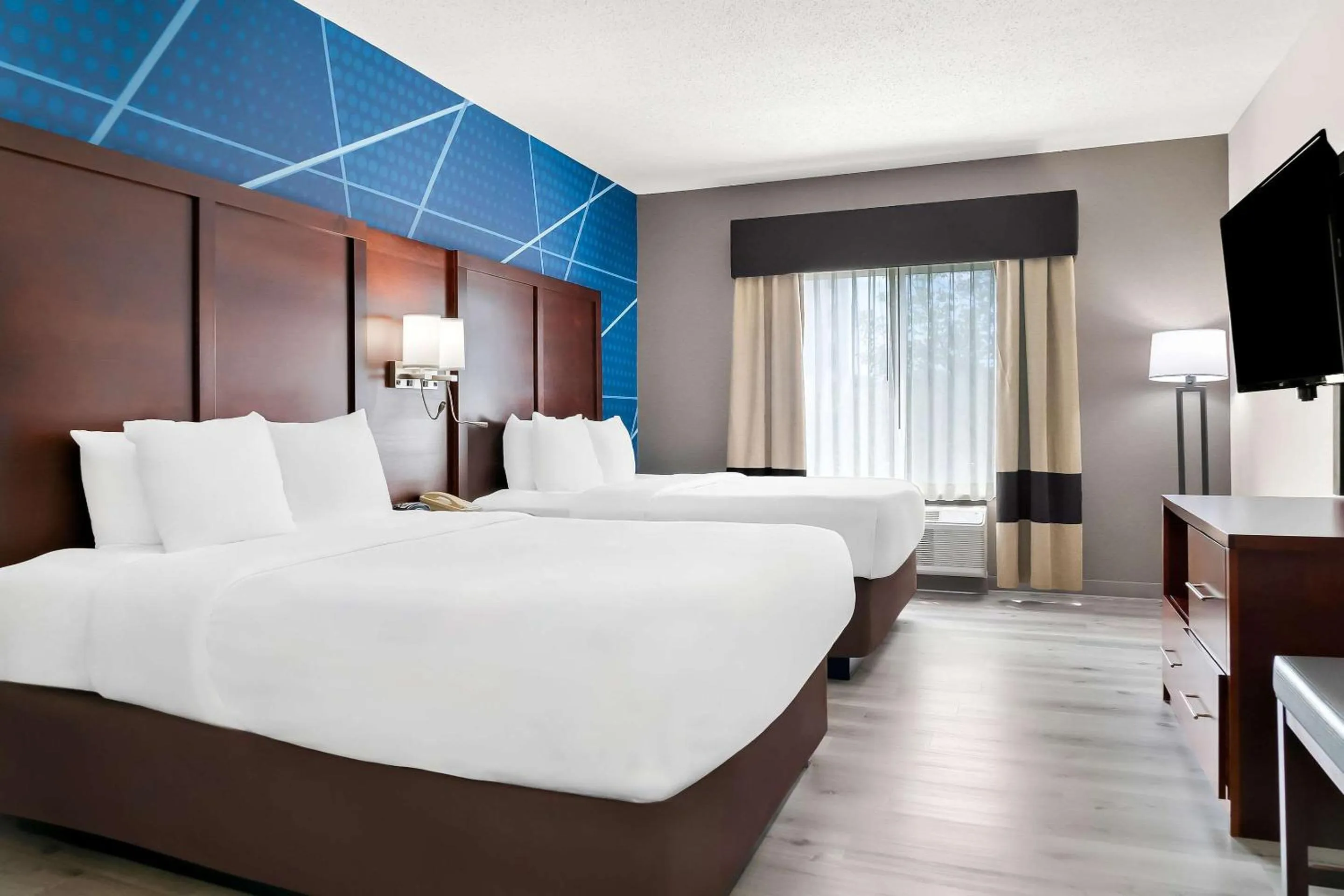 Bedroom, Bed in Comfort Suites Southfield-Detroit