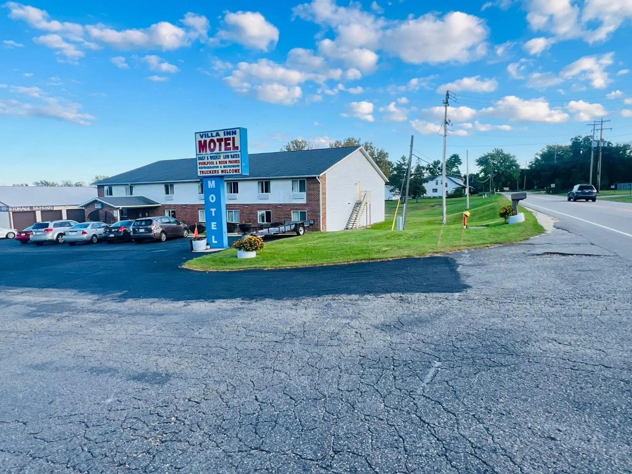 Facade/entrance in Villa Inn Motel Near Hwy 12 WI Capital O