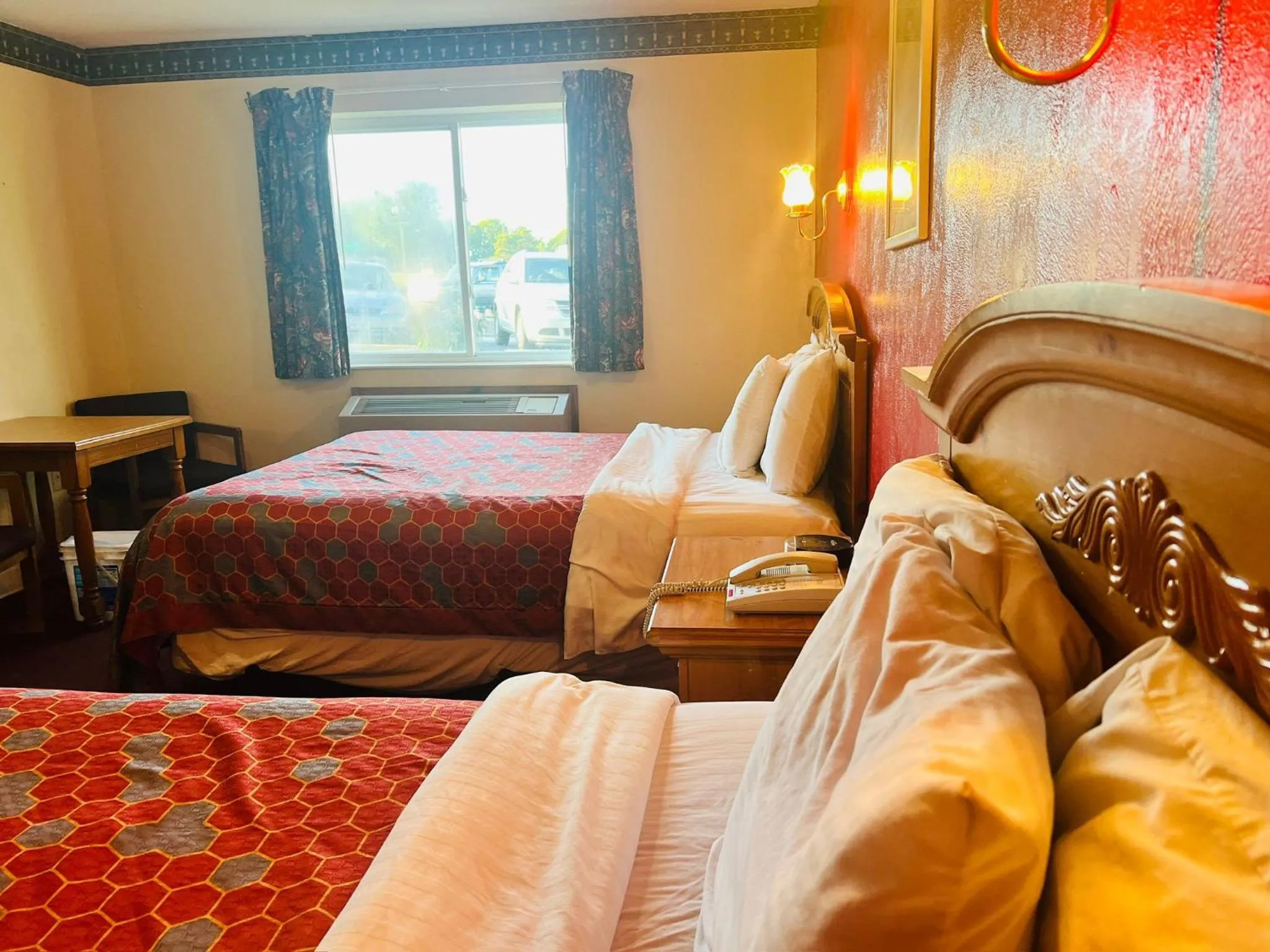 Bedroom in Villa Inn Motel Near Hwy 12 WI Capital O