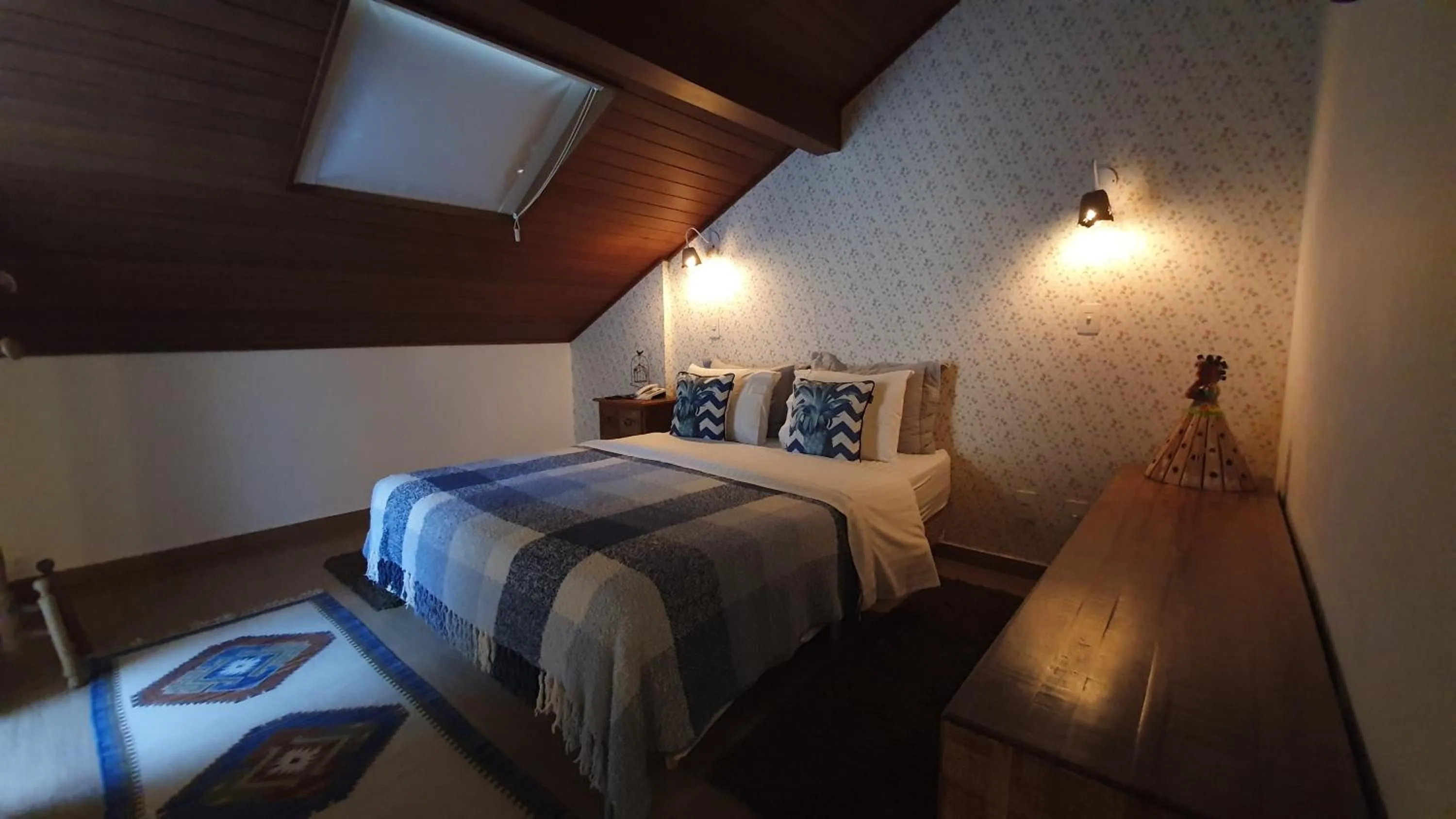 Bed in Pousada Annecy - CAPIVARI Fácil acesso ao centrinho e Baden Bar