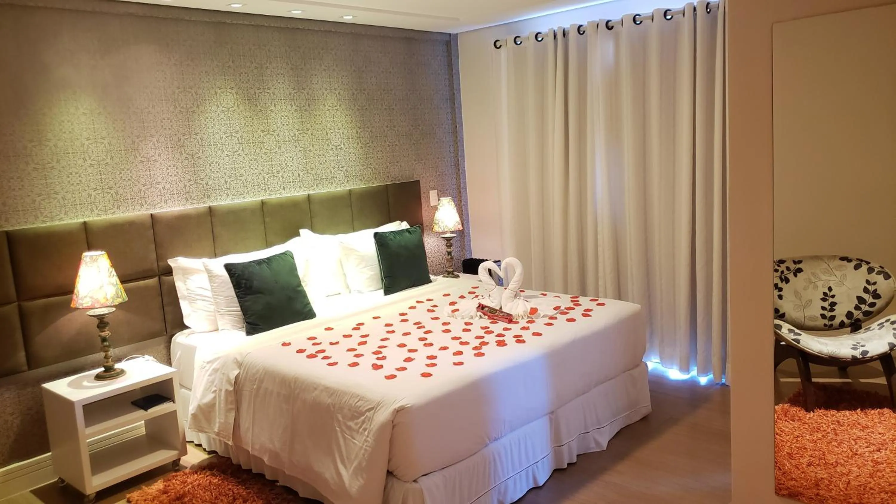 Bed in Pousada Annecy - CAPIVARI Fácil acesso ao centrinho e Baden Bar