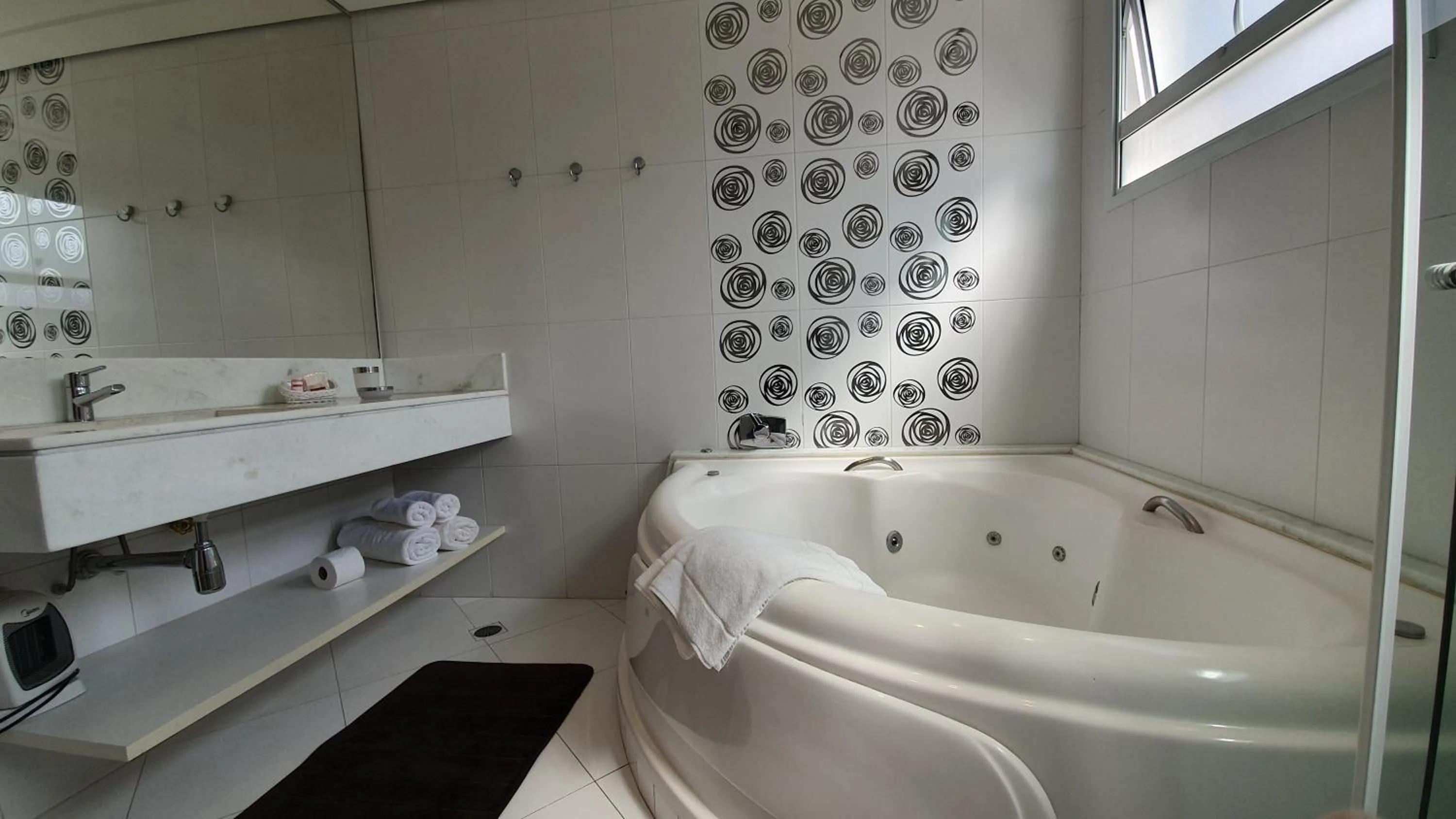 Hot Tub in Pousada Annecy - CAPIVARI Fácil acesso ao centrinho e Baden Bar