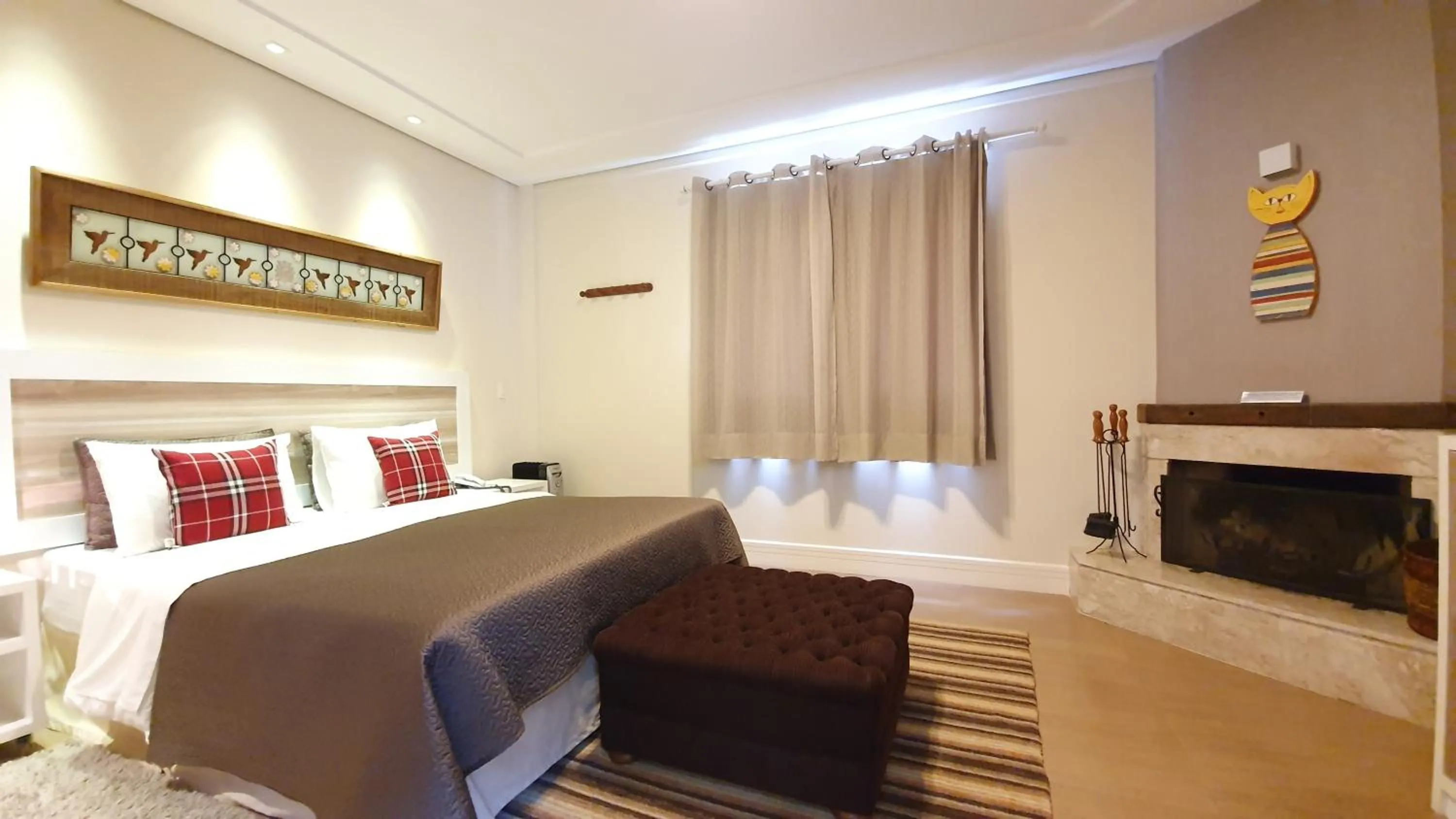 Bed in Pousada Annecy - CAPIVARI Fácil acesso ao centrinho e Baden Bar