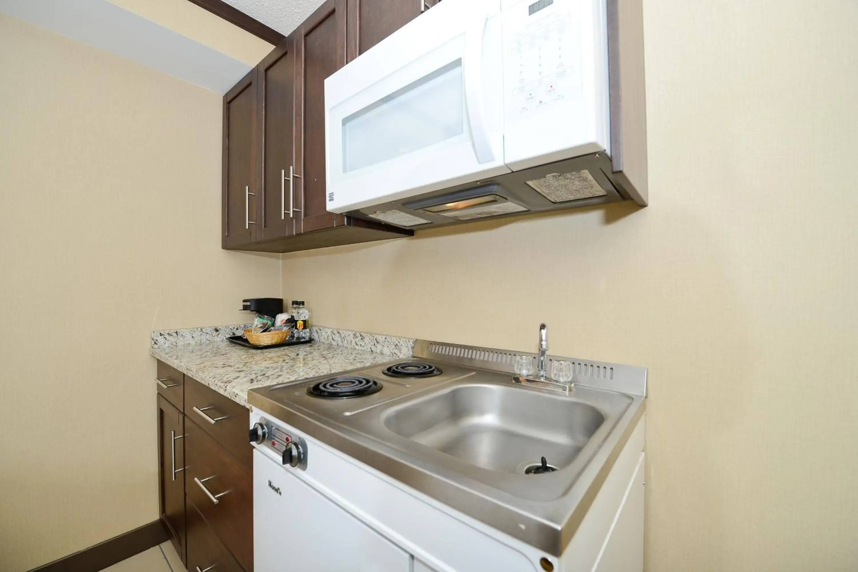 King Studio - Non-Smoking in Siding 16 Lodge King Studio - Non-Smoking in Siding 16 Lodge