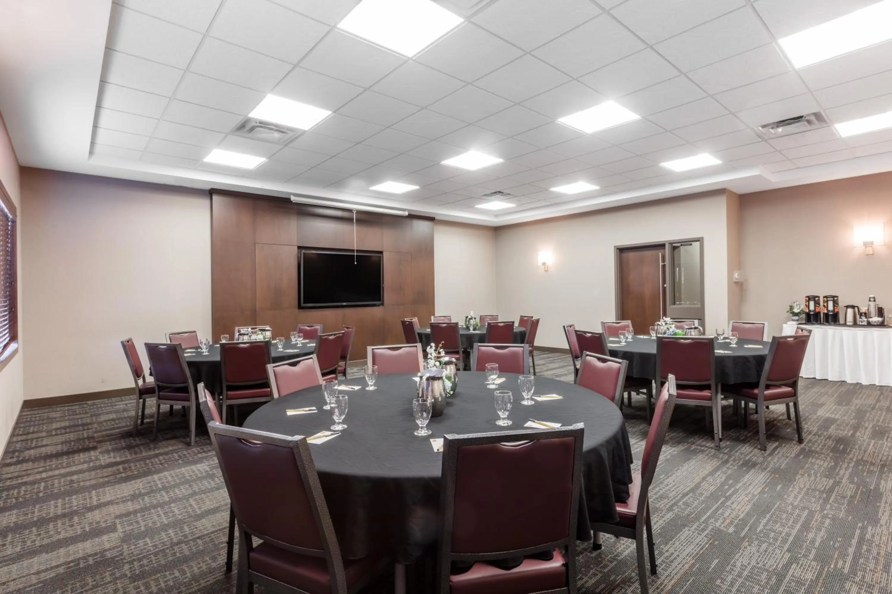 Banquet/Function facilities in Siding 16 Lodge