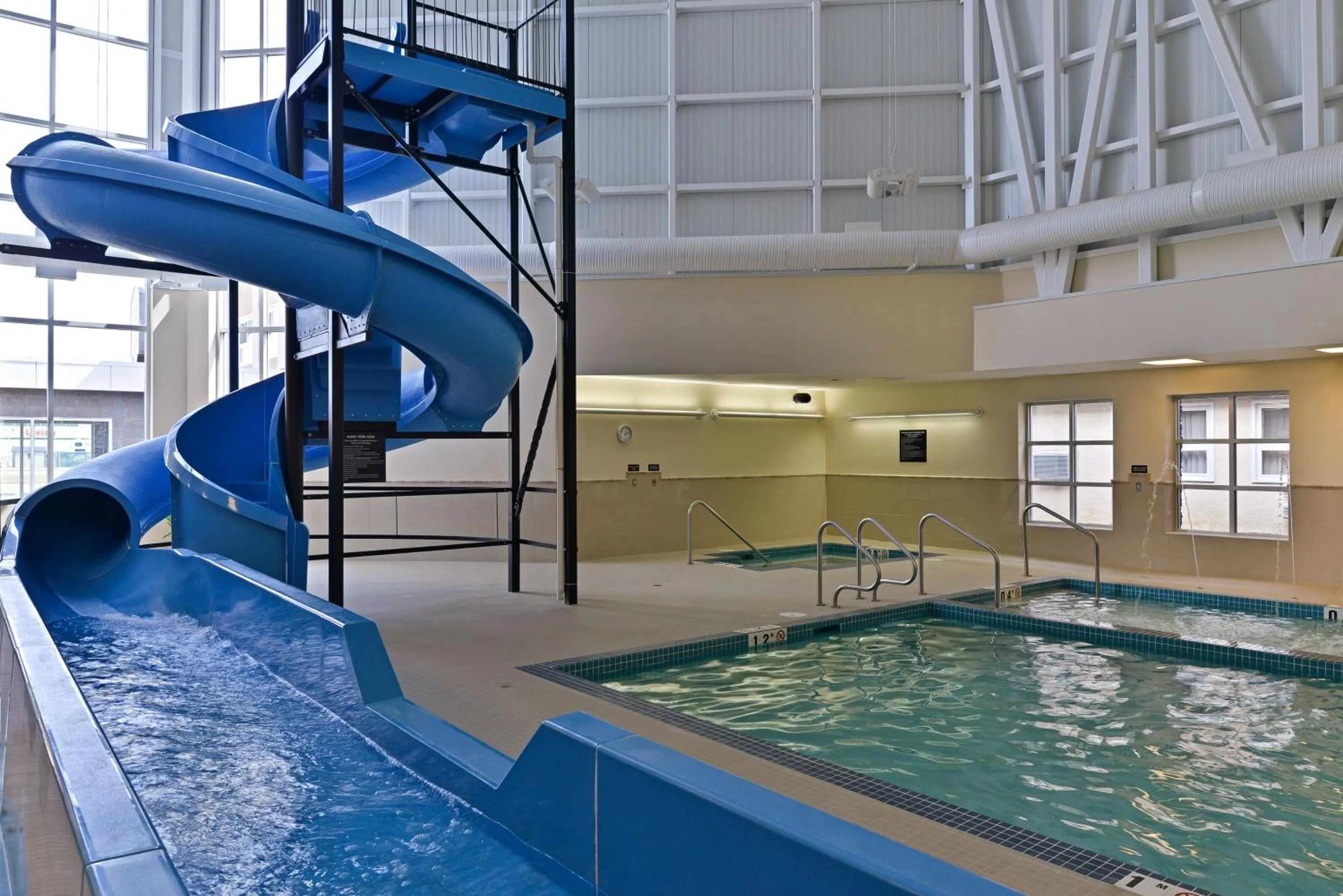 Hot Tub in Siding 16 Lodge