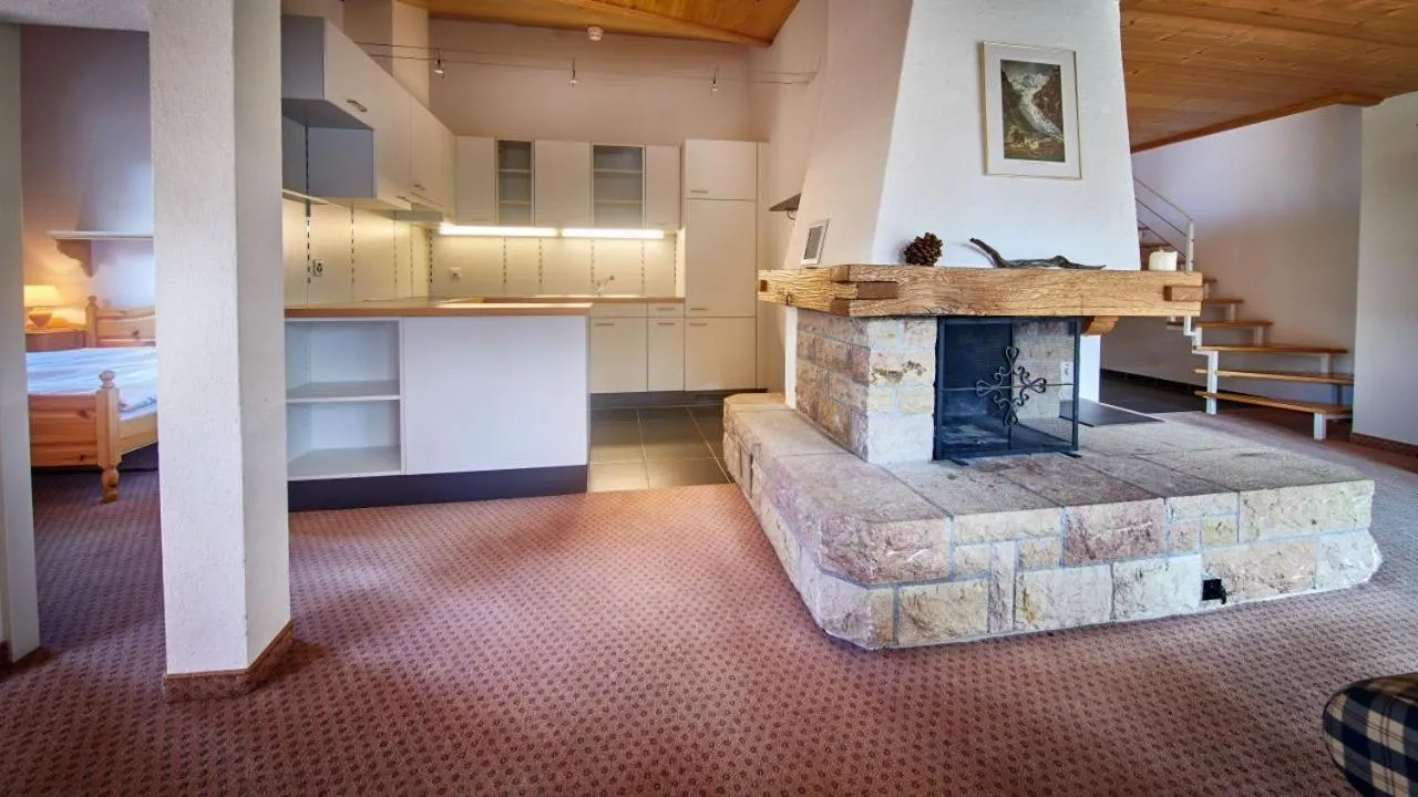 Kitchen or kitchenette, Bed in Hotel Gletscherblick Grindelwald