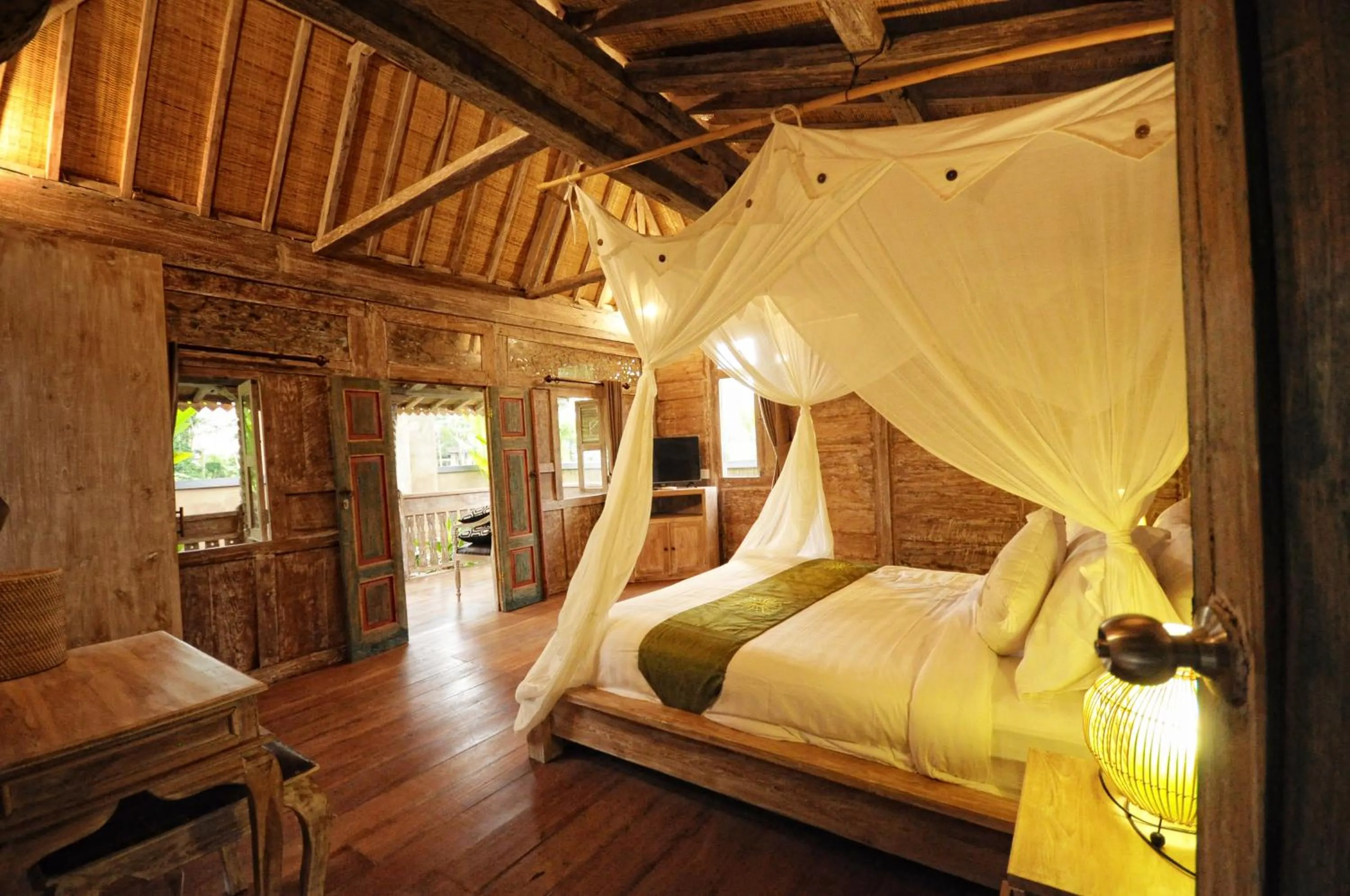 Bed in Ubud Art Resort