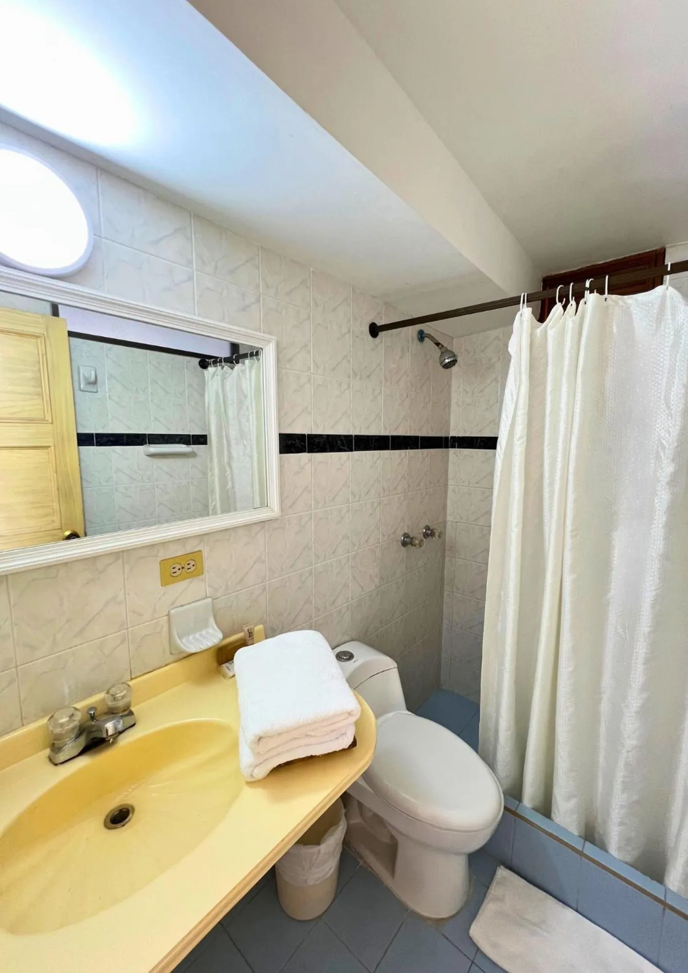 Shower in Hotel Casa Ballesteros