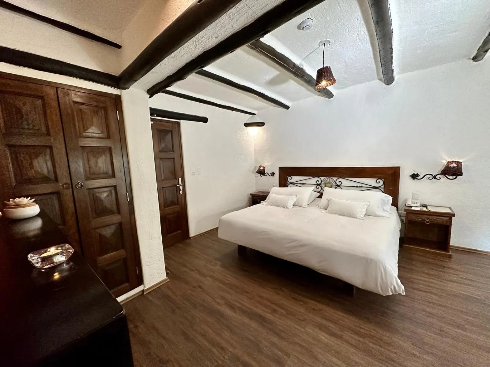Photo of the whole room, Bed in Hatun Inti Boutique