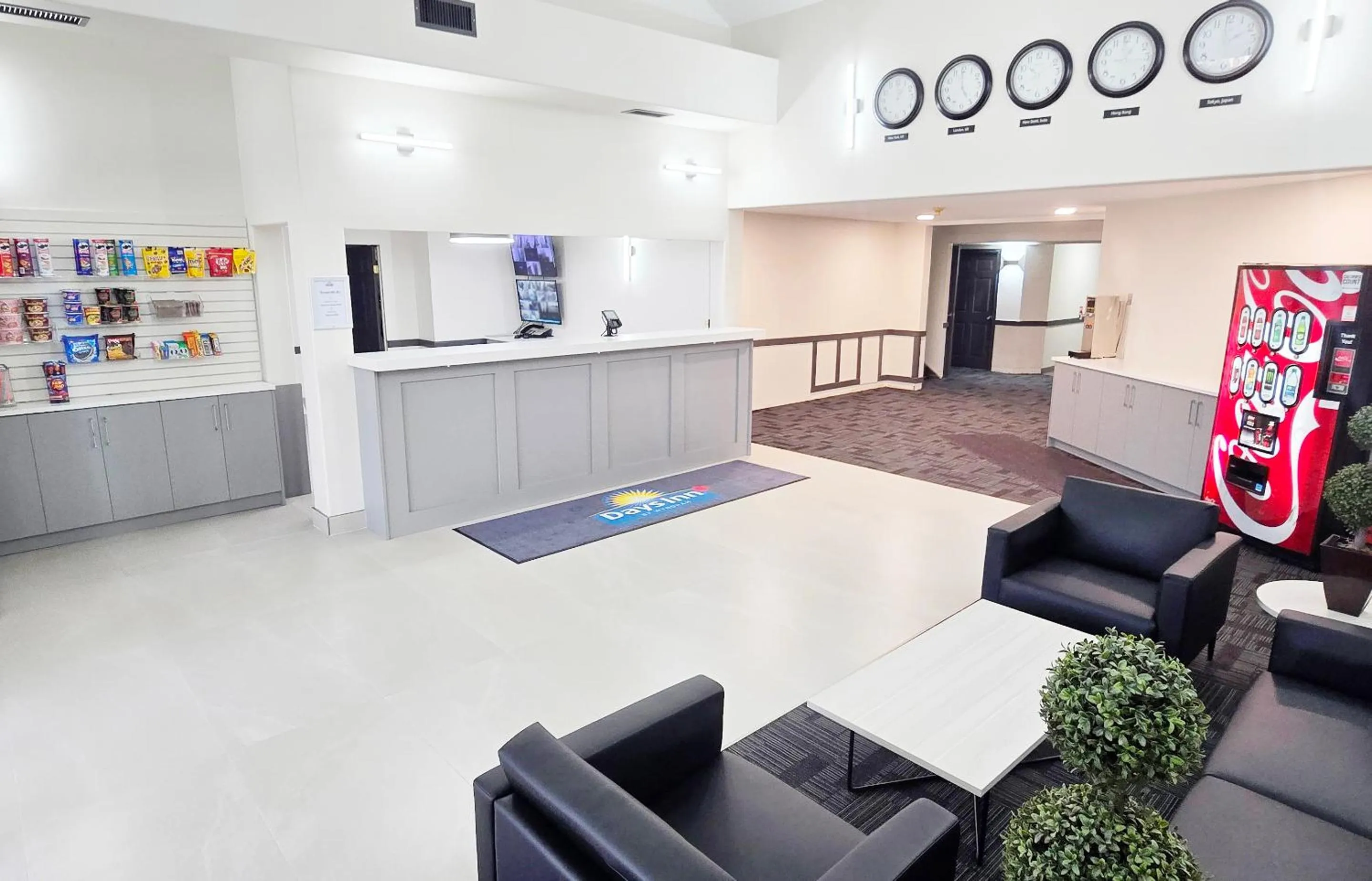 Lobby or reception in Days Inn by Wyndham Valemount