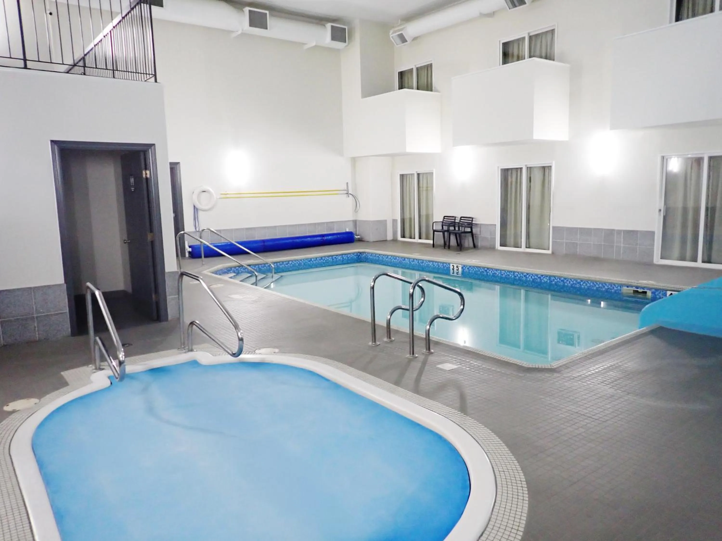 Hot Tub in Days Inn by Wyndham Valemount