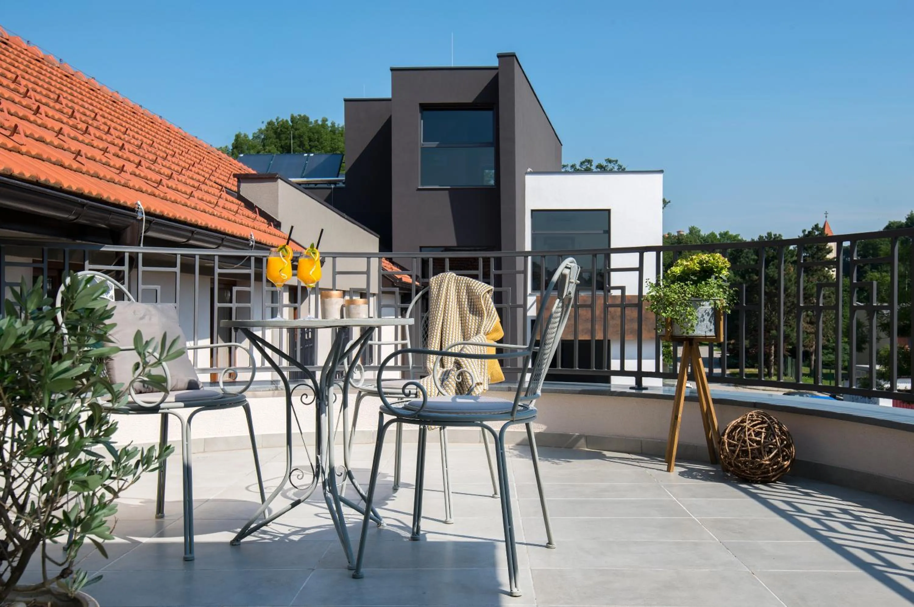 Summer in Hotel Castellum