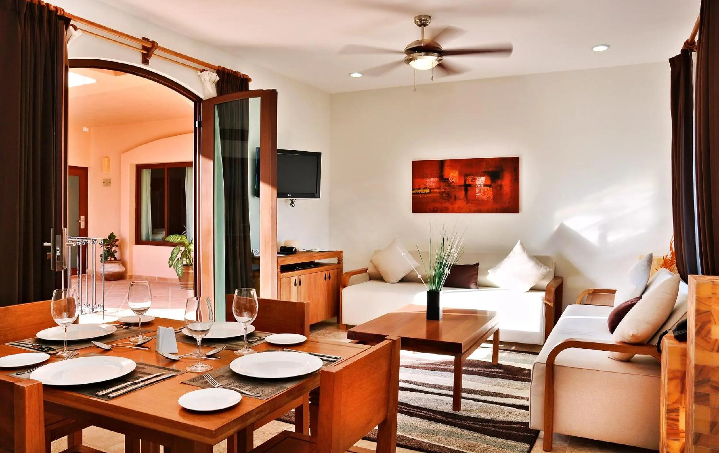 Dining area in Acanto Hotel Playa del Carmen, Trademark Collection by Wyndham