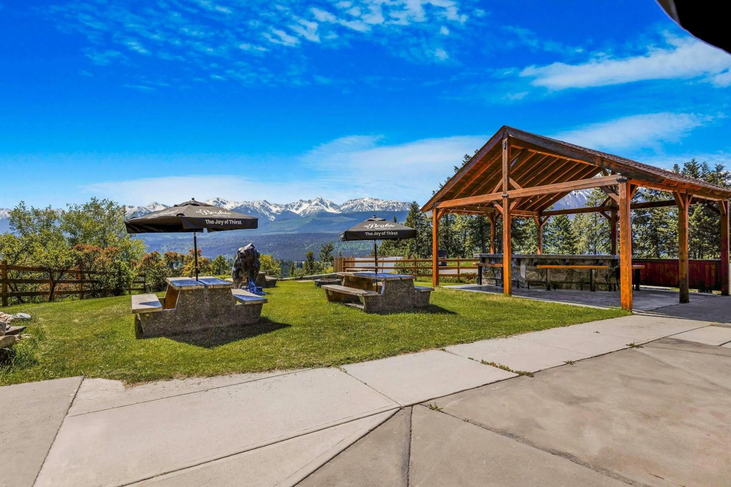 Inner courtyard view in Days Inn by Wyndham Golden