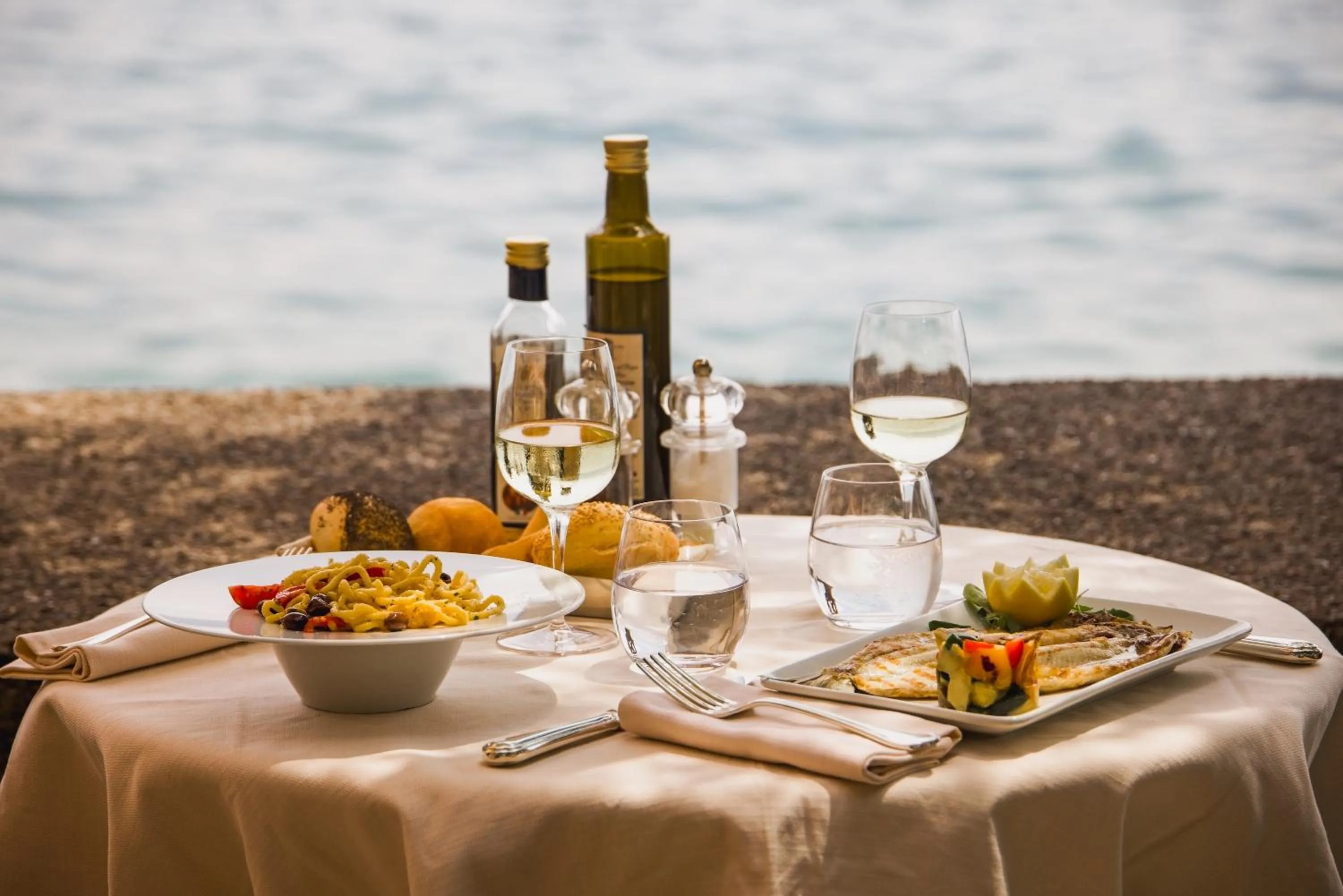 Restaurant/places to eat in Hotel Gardenia al Lago