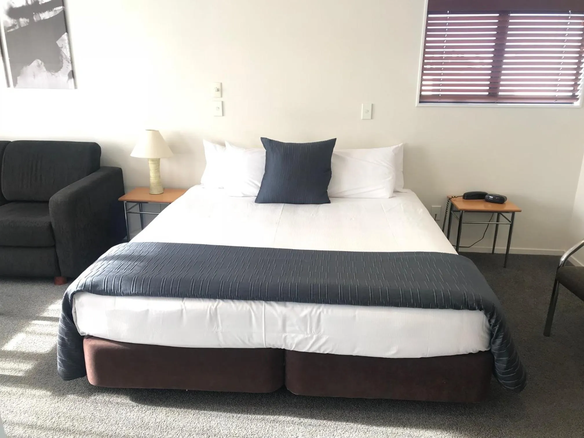 Bed in Claremonte Motor Lodge