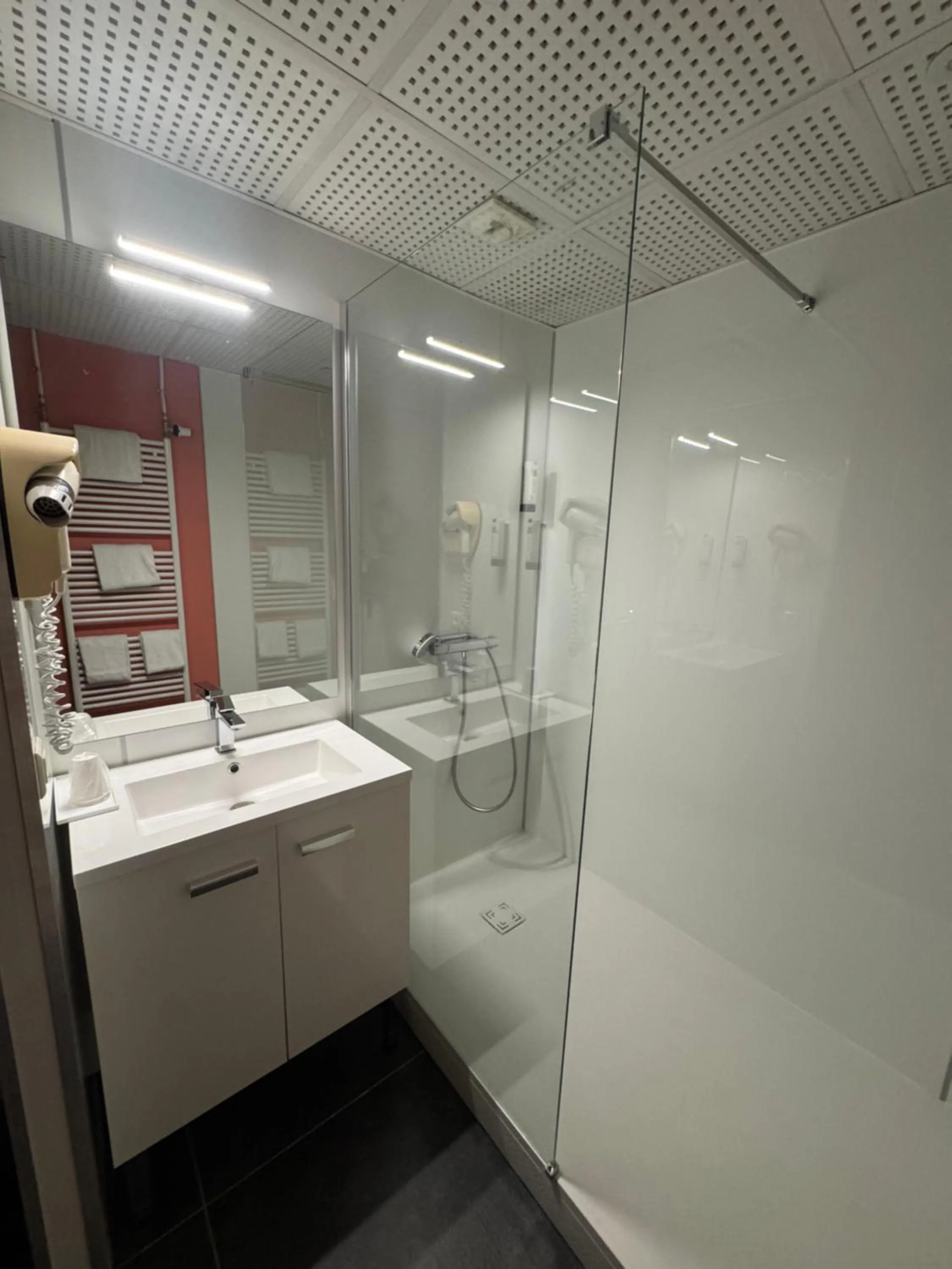 Hôtel restaurant HENRY