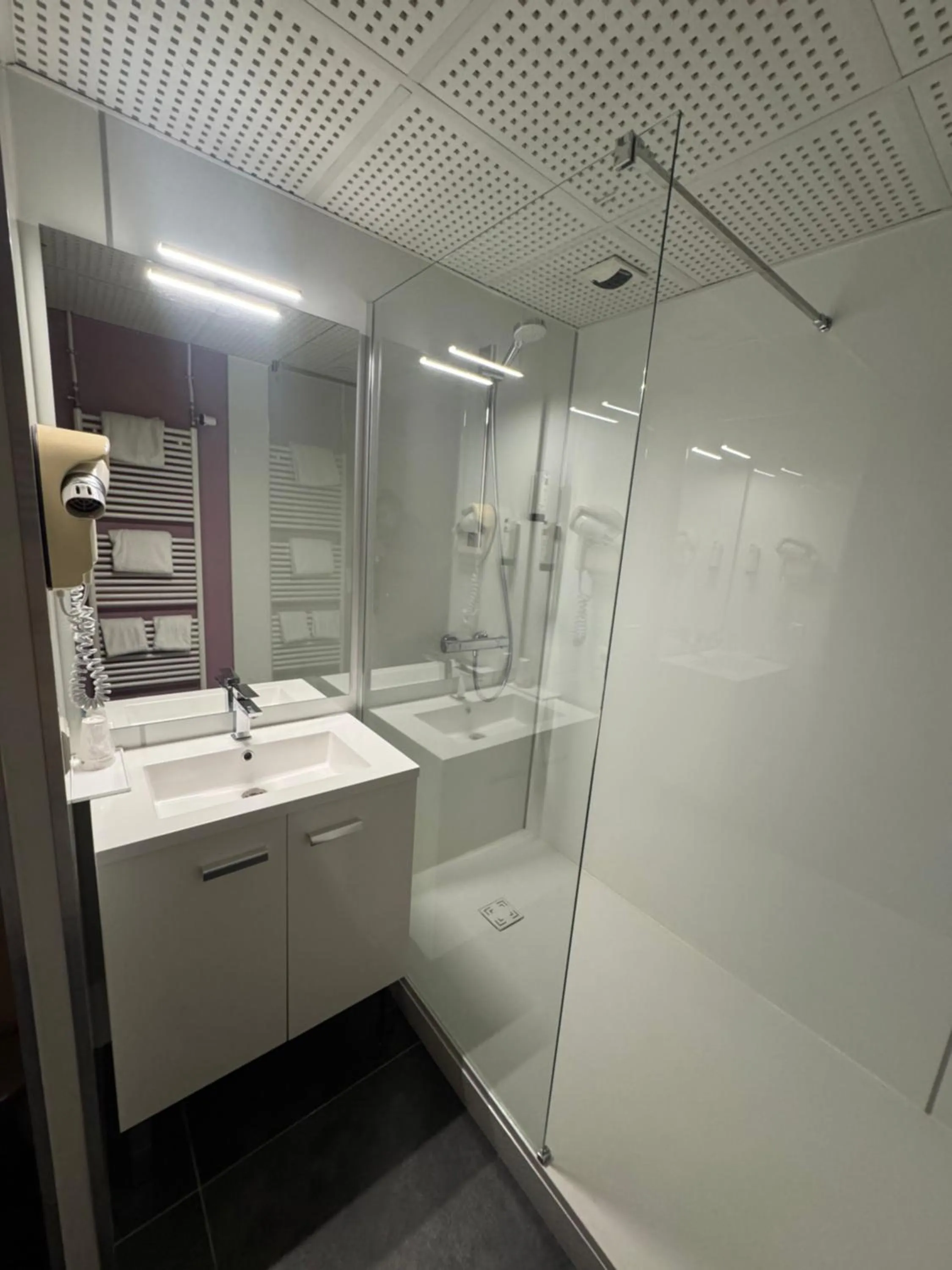 Hôtel restaurant HENRY