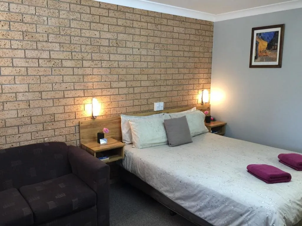 Bed in Three Ways Motel