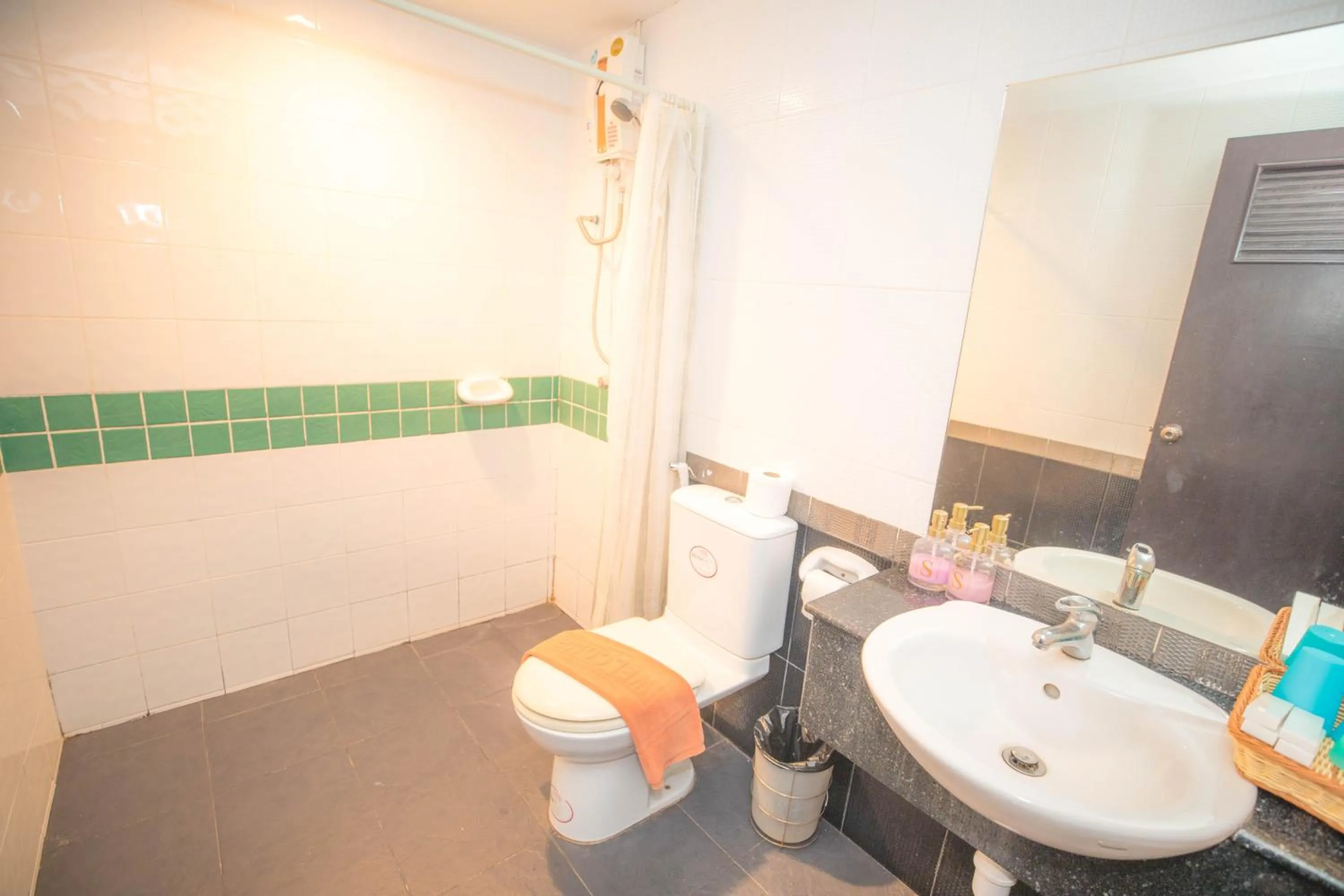 Hot Tub in Sino House Patong