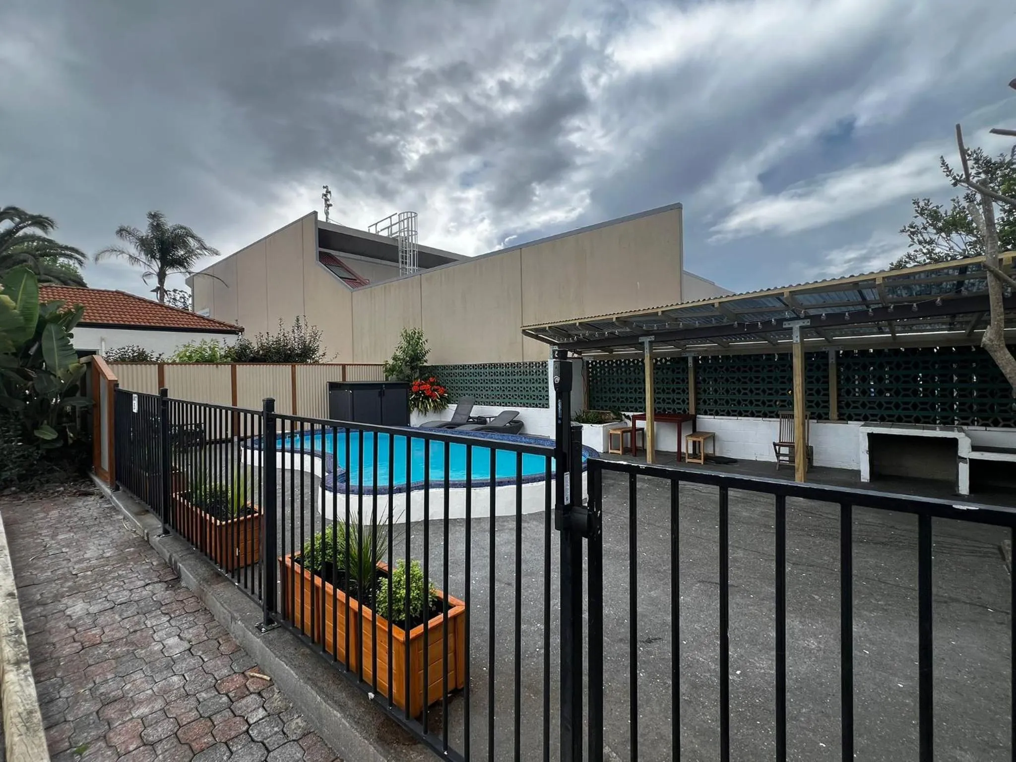 Swimming pool in Kerikeri Court Motel
