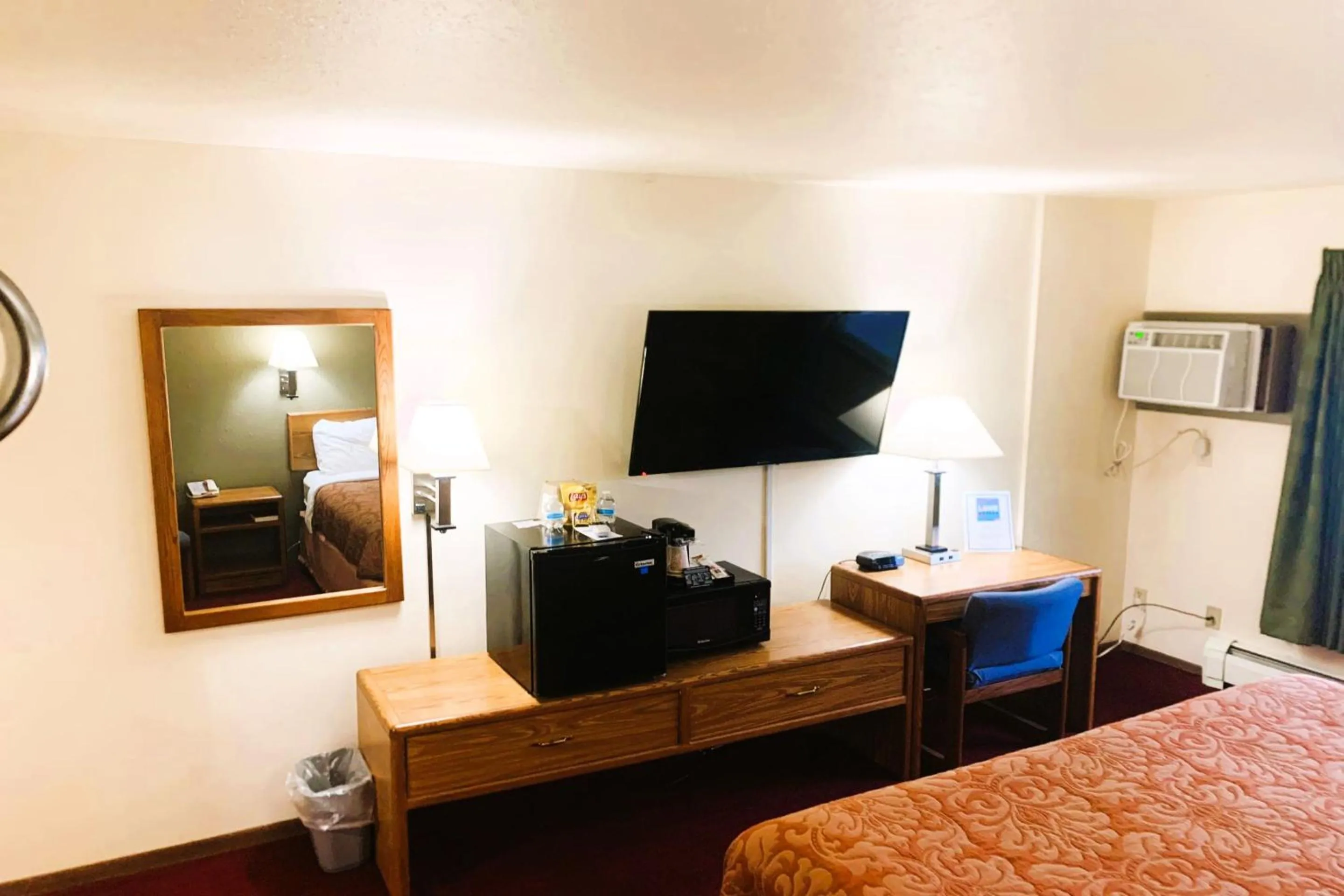 Bedroom, Bed in Love Hotels Staples by OYO at HWY 10 MN