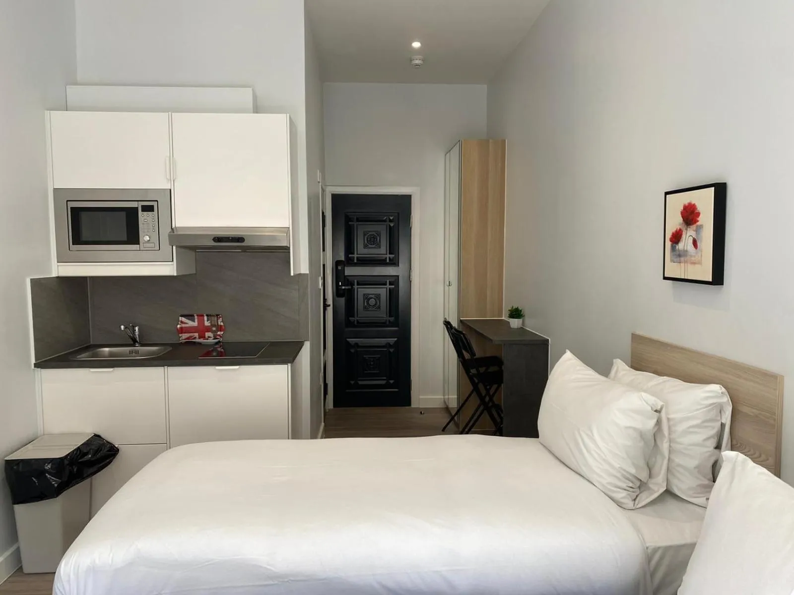 Kitchen or kitchenette, Bed in MSK Premium