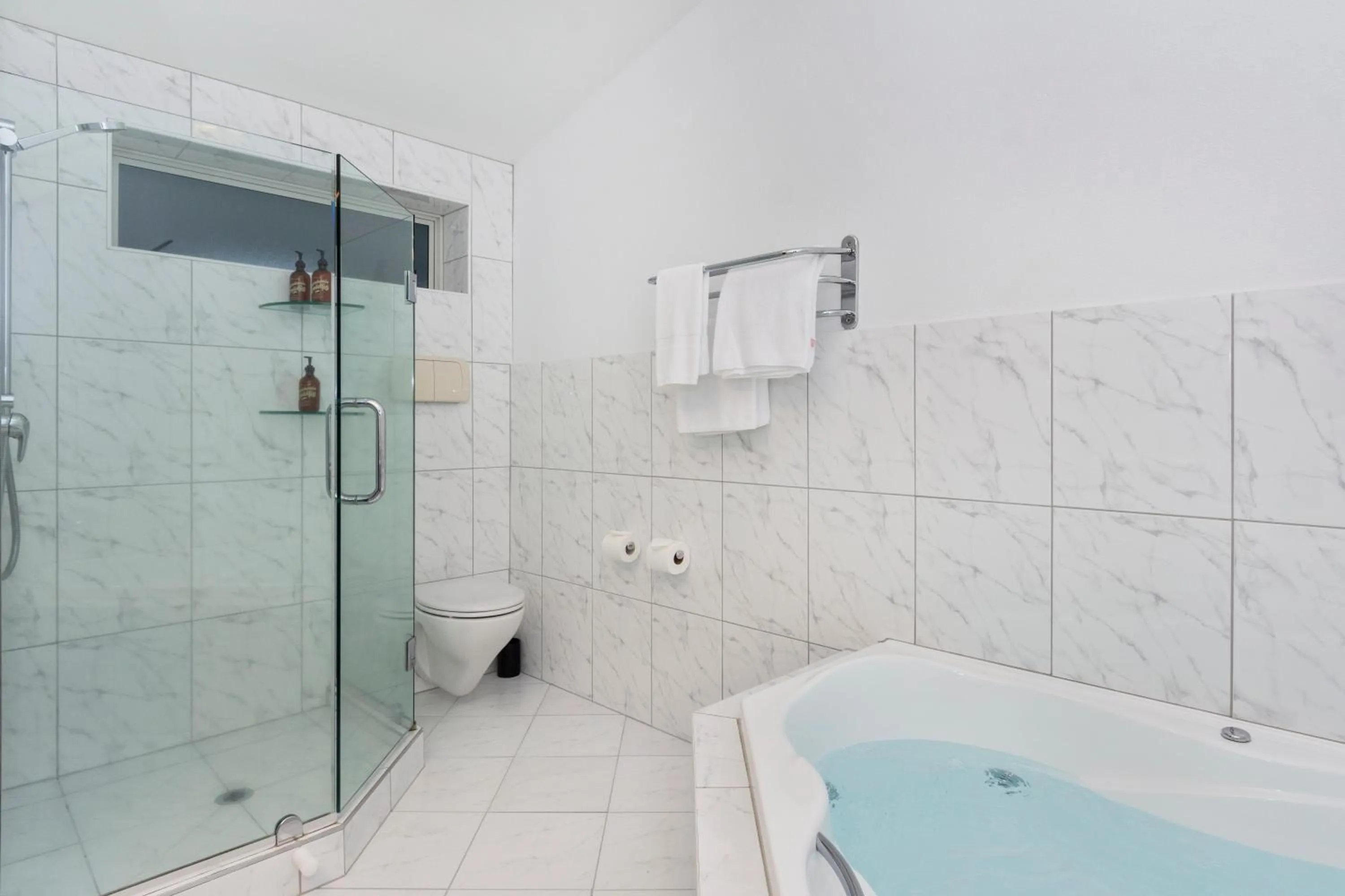 Bathroom in The Tauranga on the Waterfront