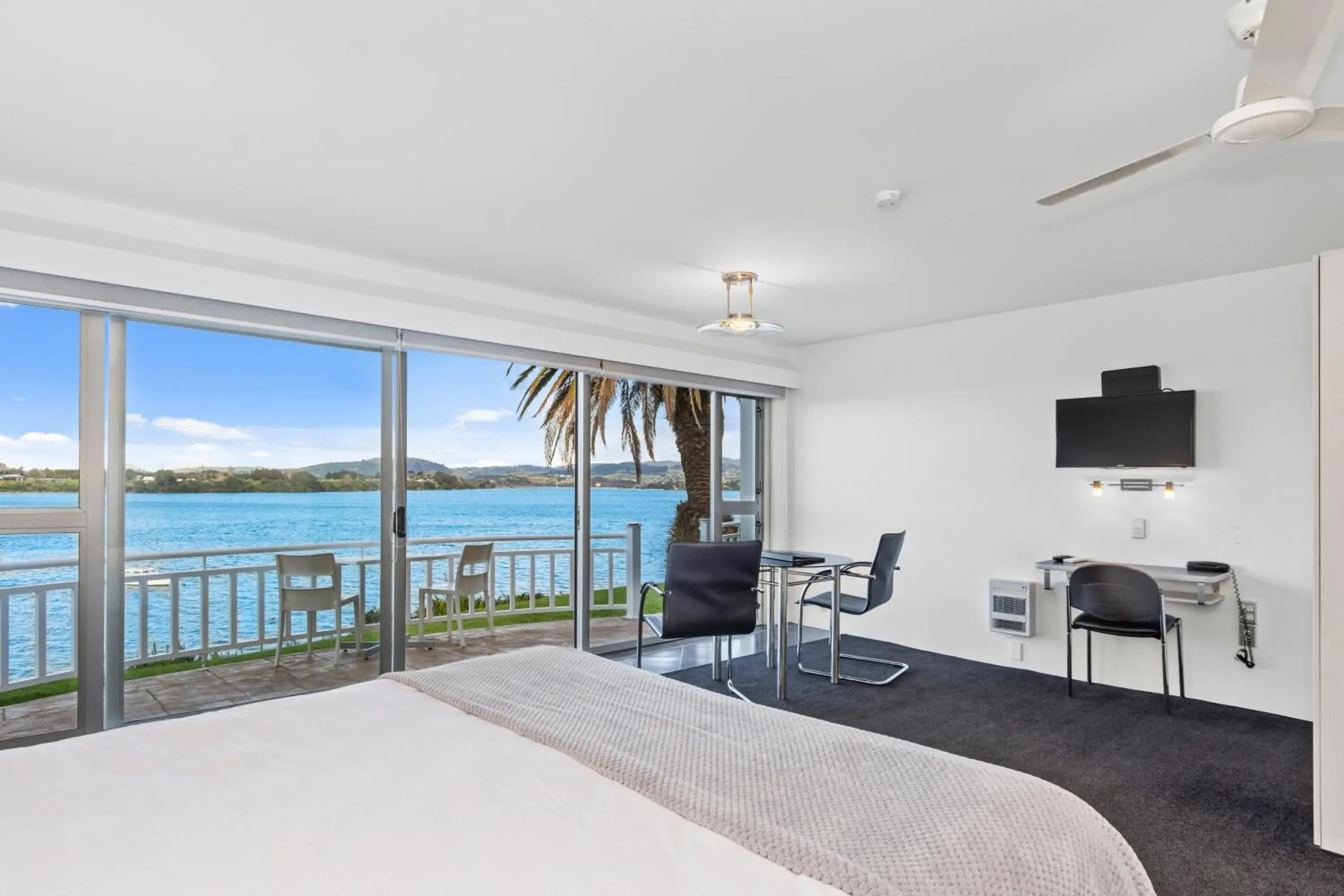 Premier Studio with Patio - Water Front in The Tauranga on the Waterfront Premier Studio with Patio - Water Front in The Tauranga on the Waterfront
