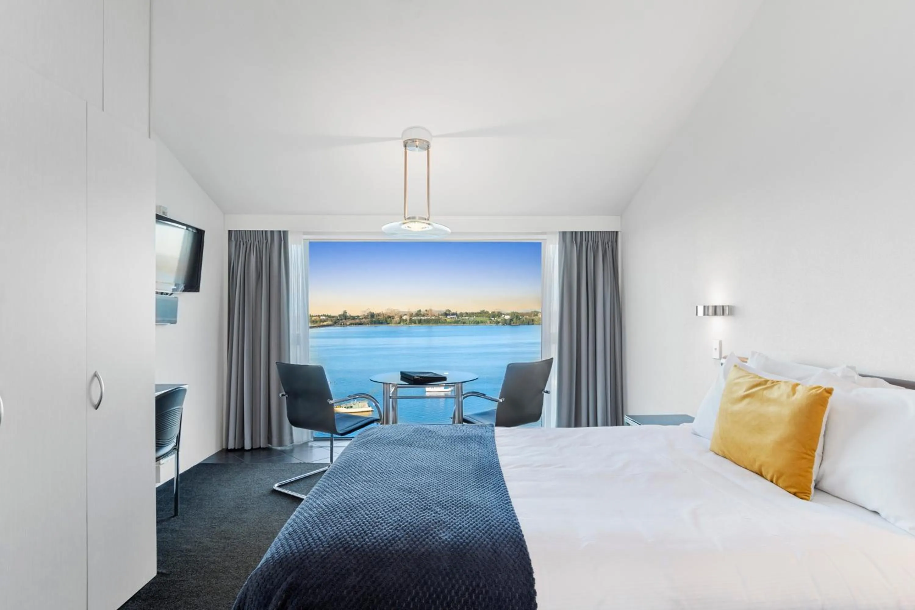 View (from property/room), Bed in The Tauranga on the Waterfront