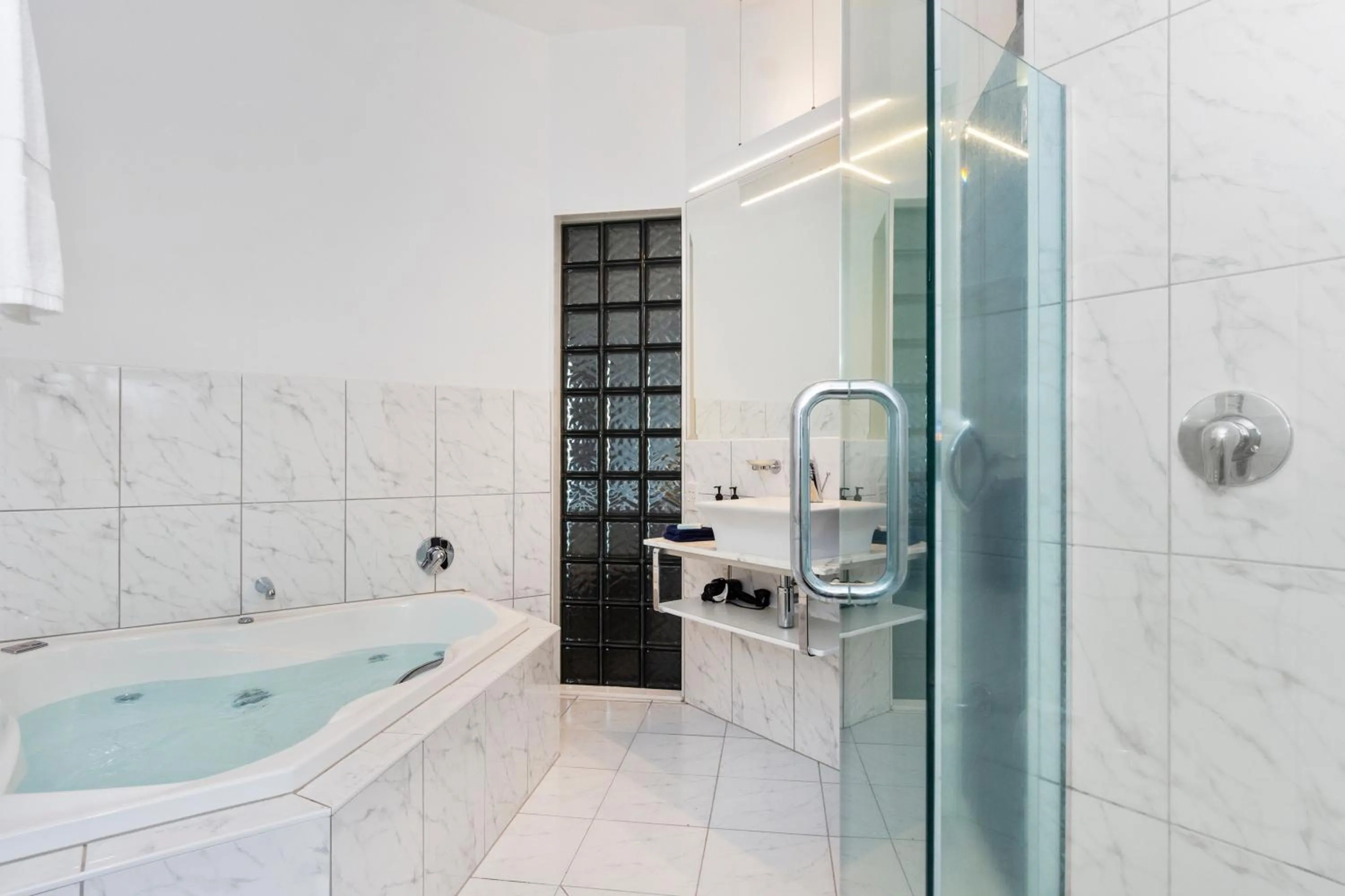 Bathroom in The Tauranga on the Waterfront