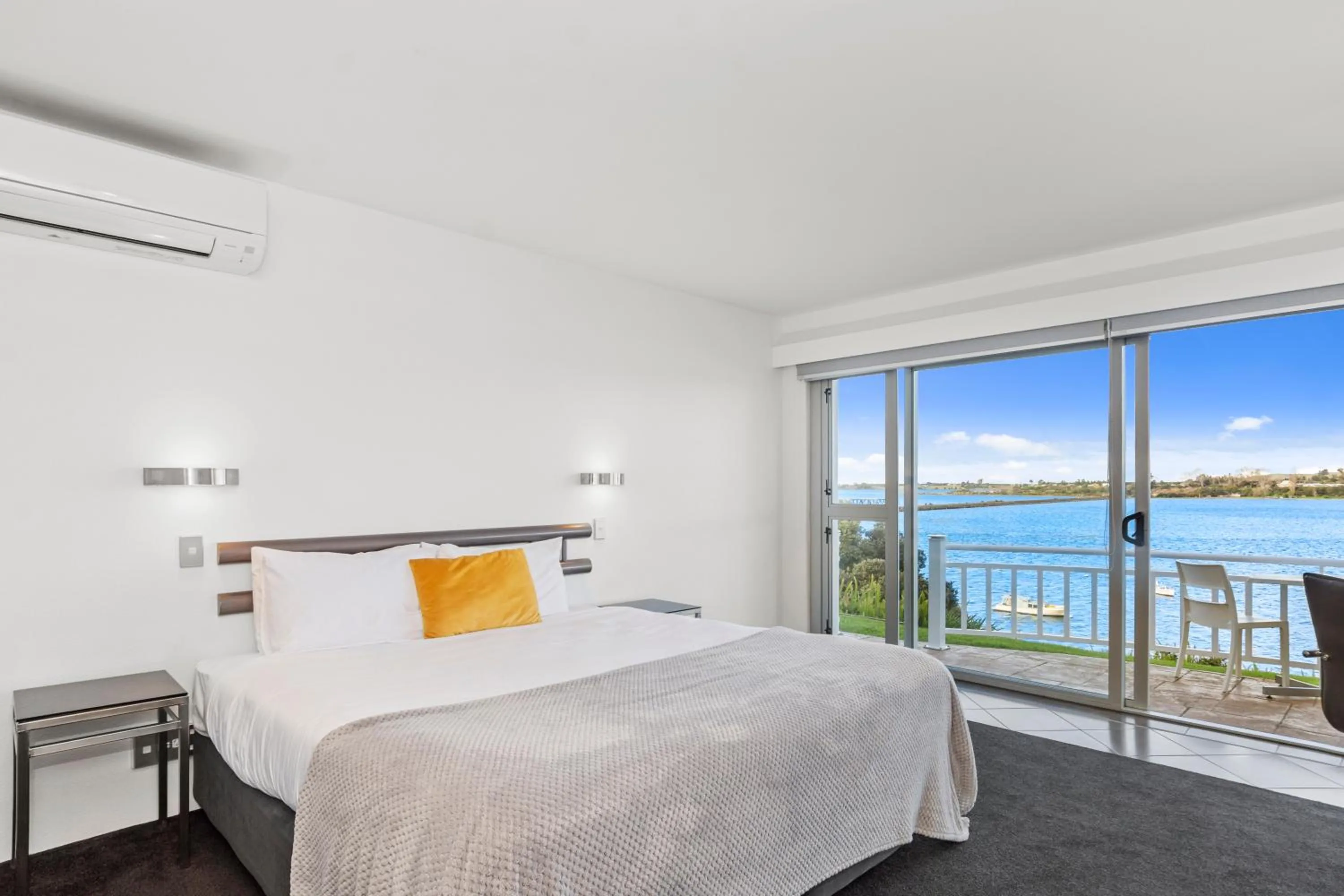 Bed in The Tauranga on the Waterfront