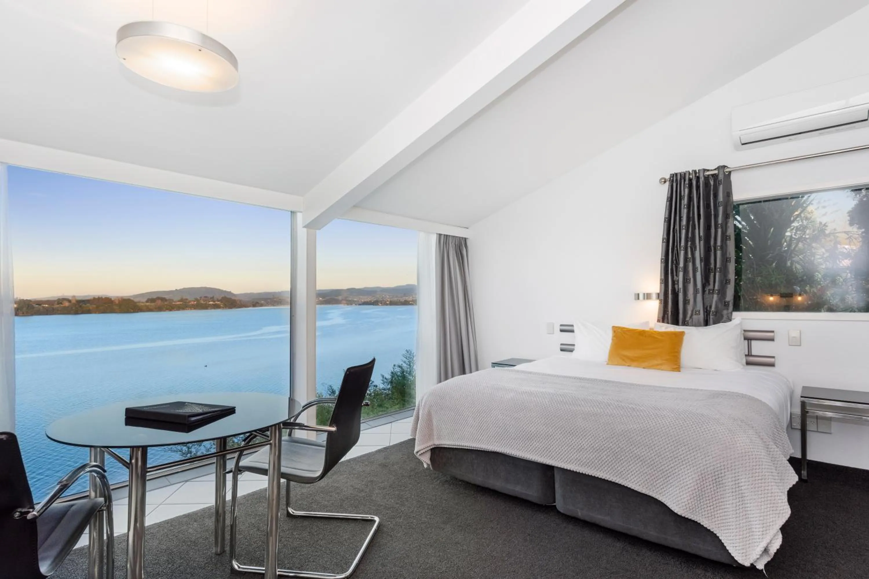 Bed in The Tauranga on the Waterfront