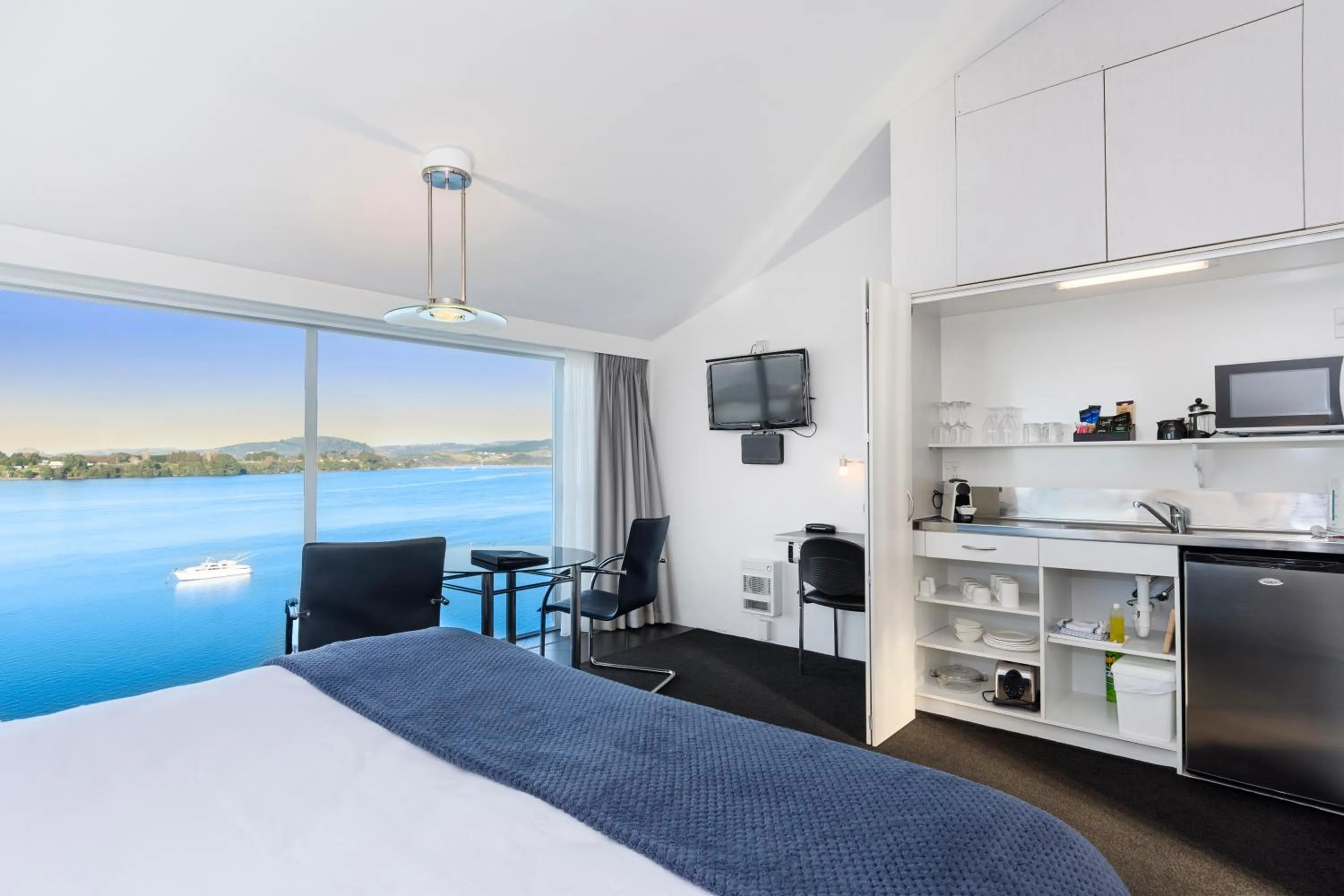 Bedroom in The Tauranga on the Waterfront
