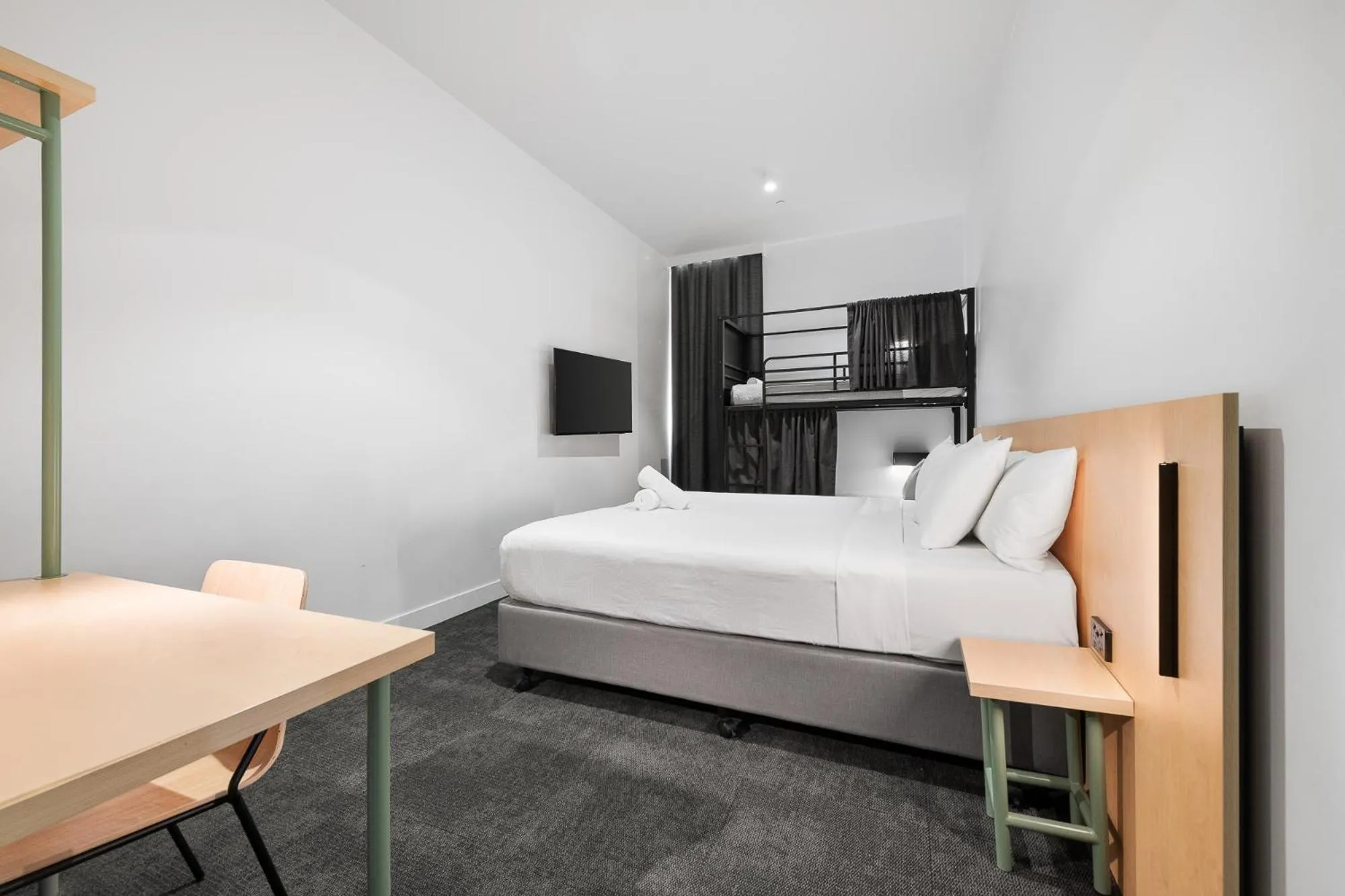 Bed in YHA Sydney Harbour