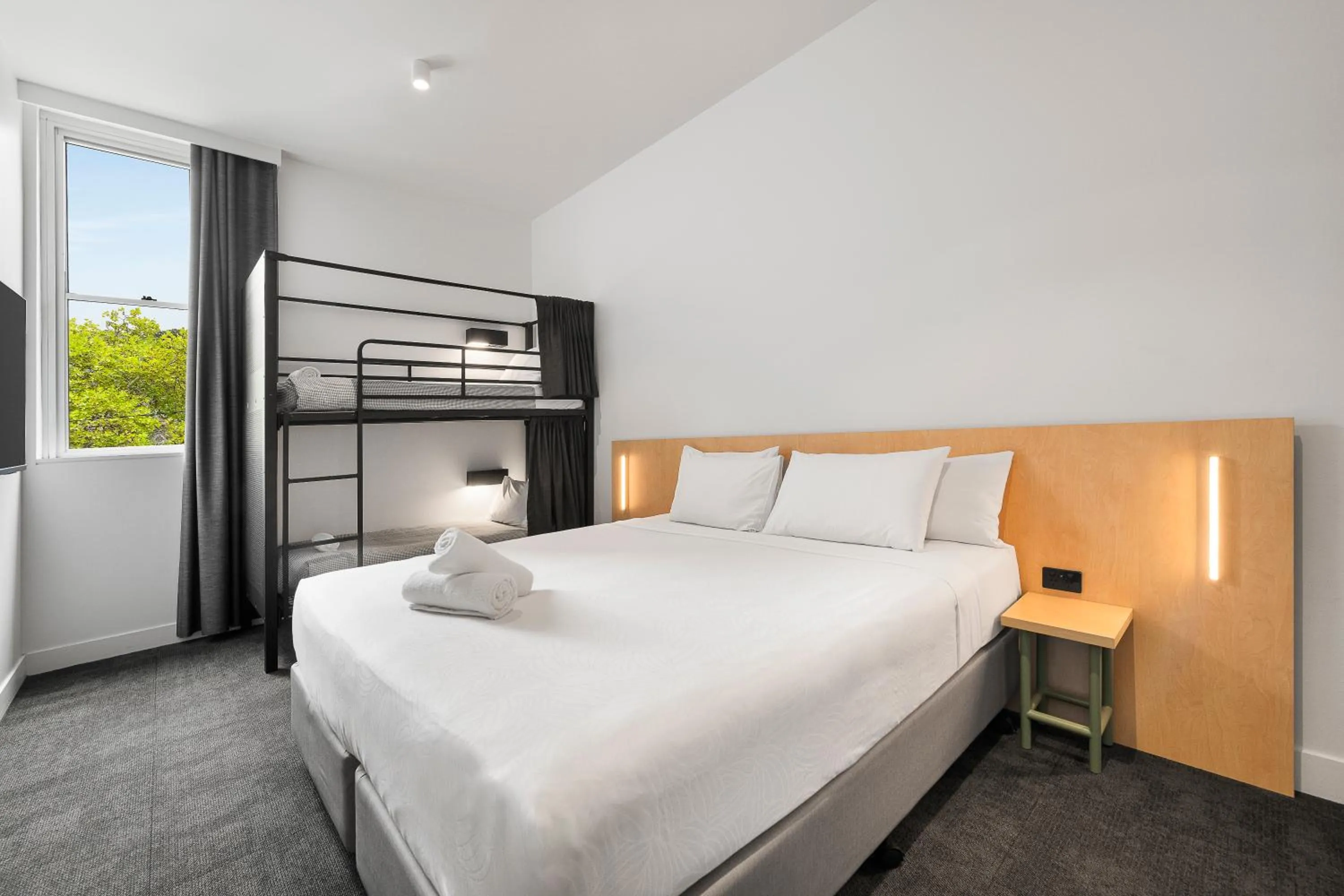 Bed in YHA Sydney Harbour