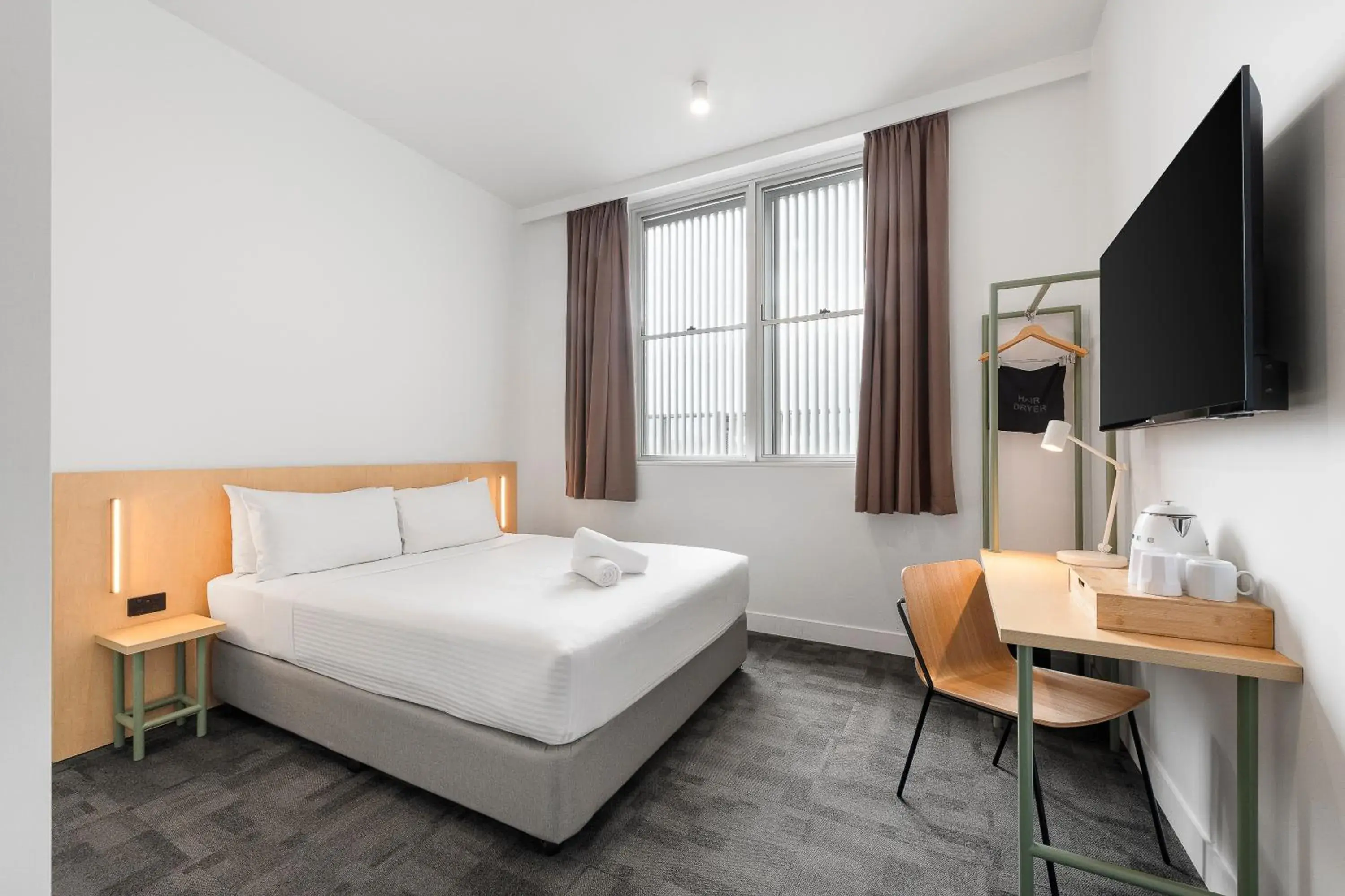 Queen Room with Ensuite in YHA Sydney Harbour Queen Room with Ensuite in YHA Sydney Harbour