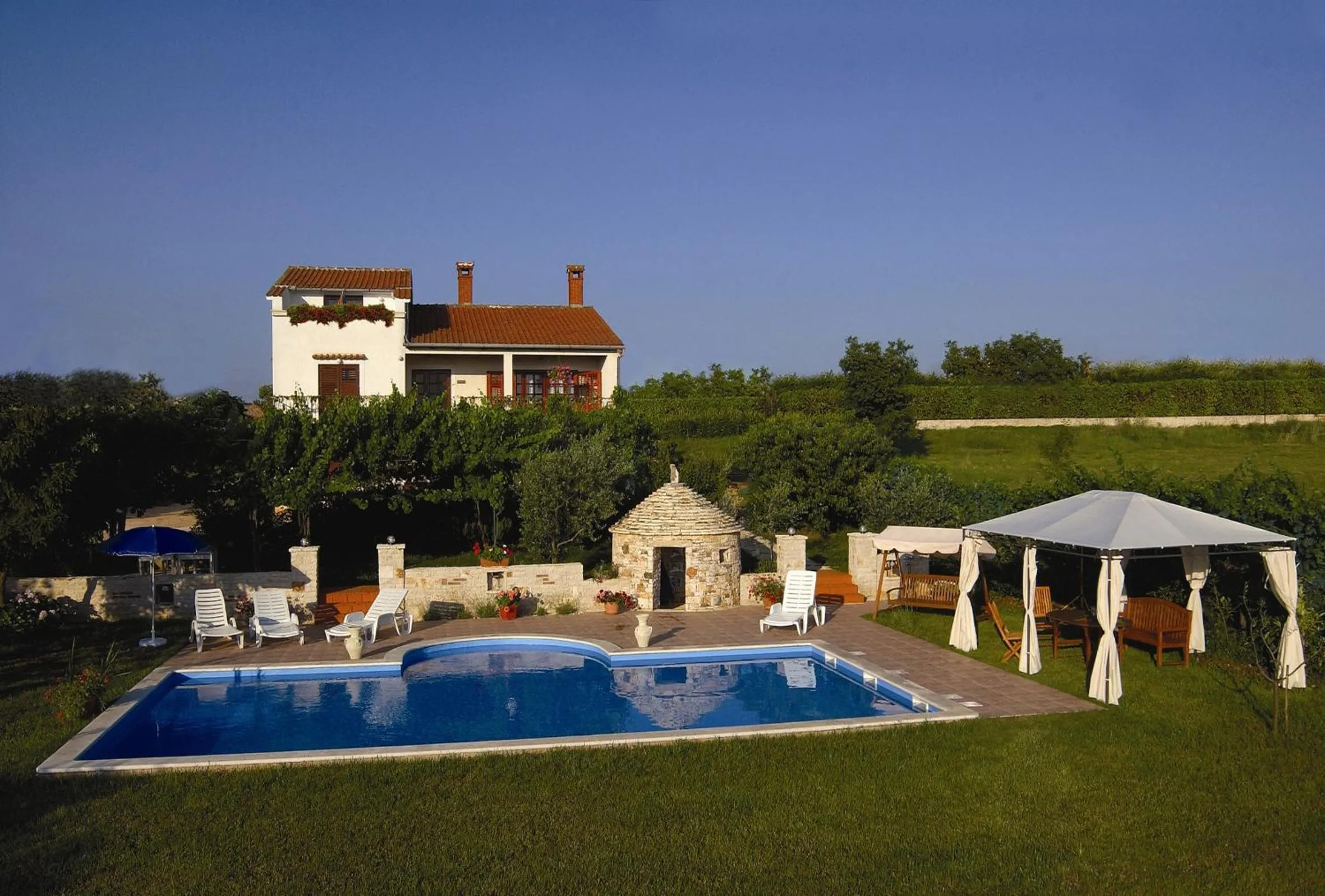 Facade/entrance in Apartments Ivan & Tina