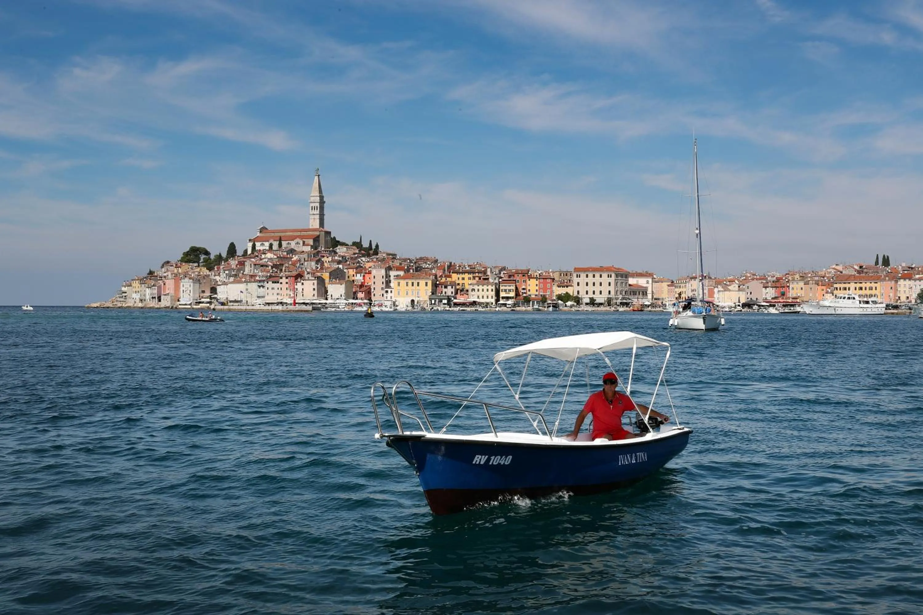 Fishing in Apartments Ivan & Tina