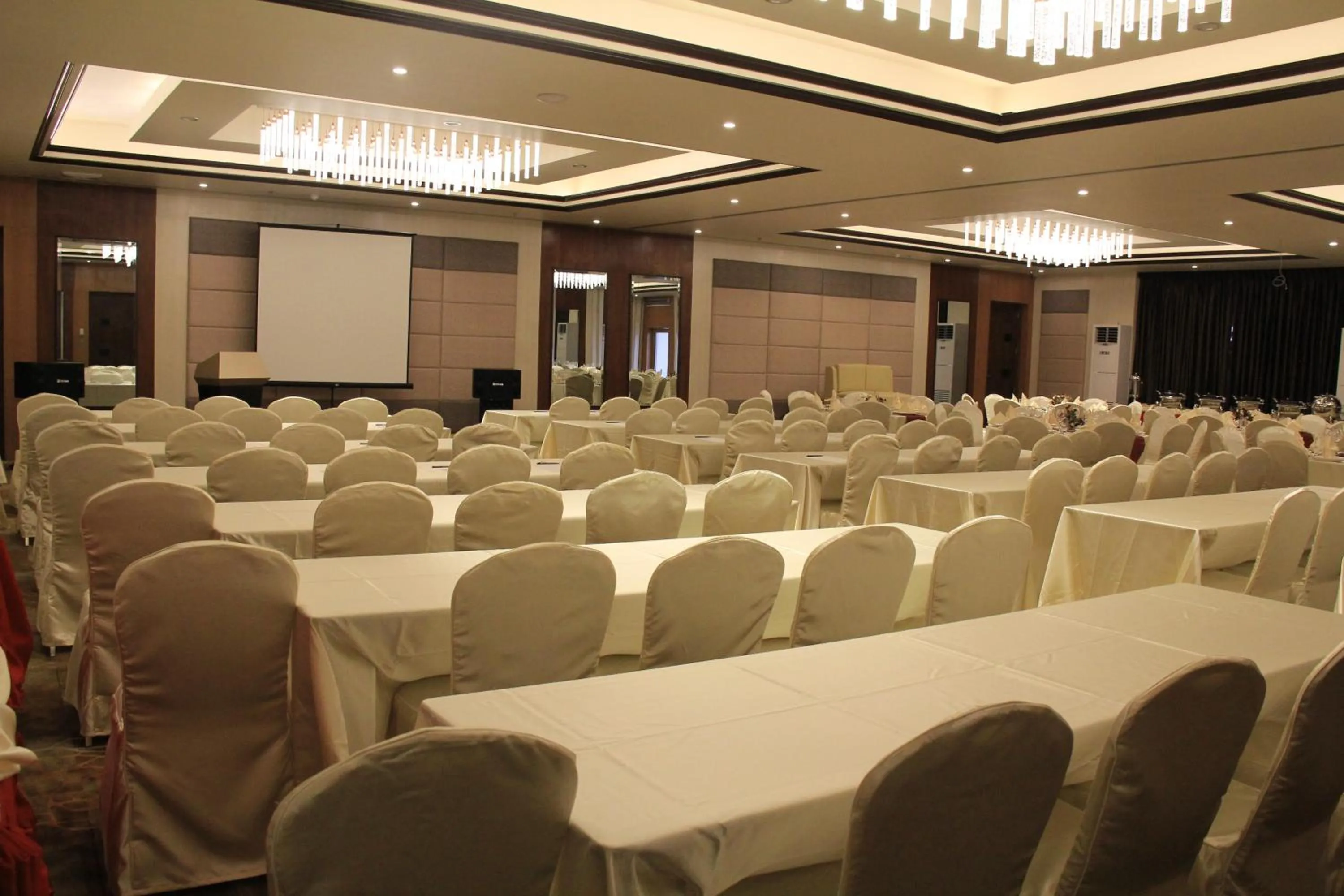 Meeting/conference room in Savannah Resort Hotel