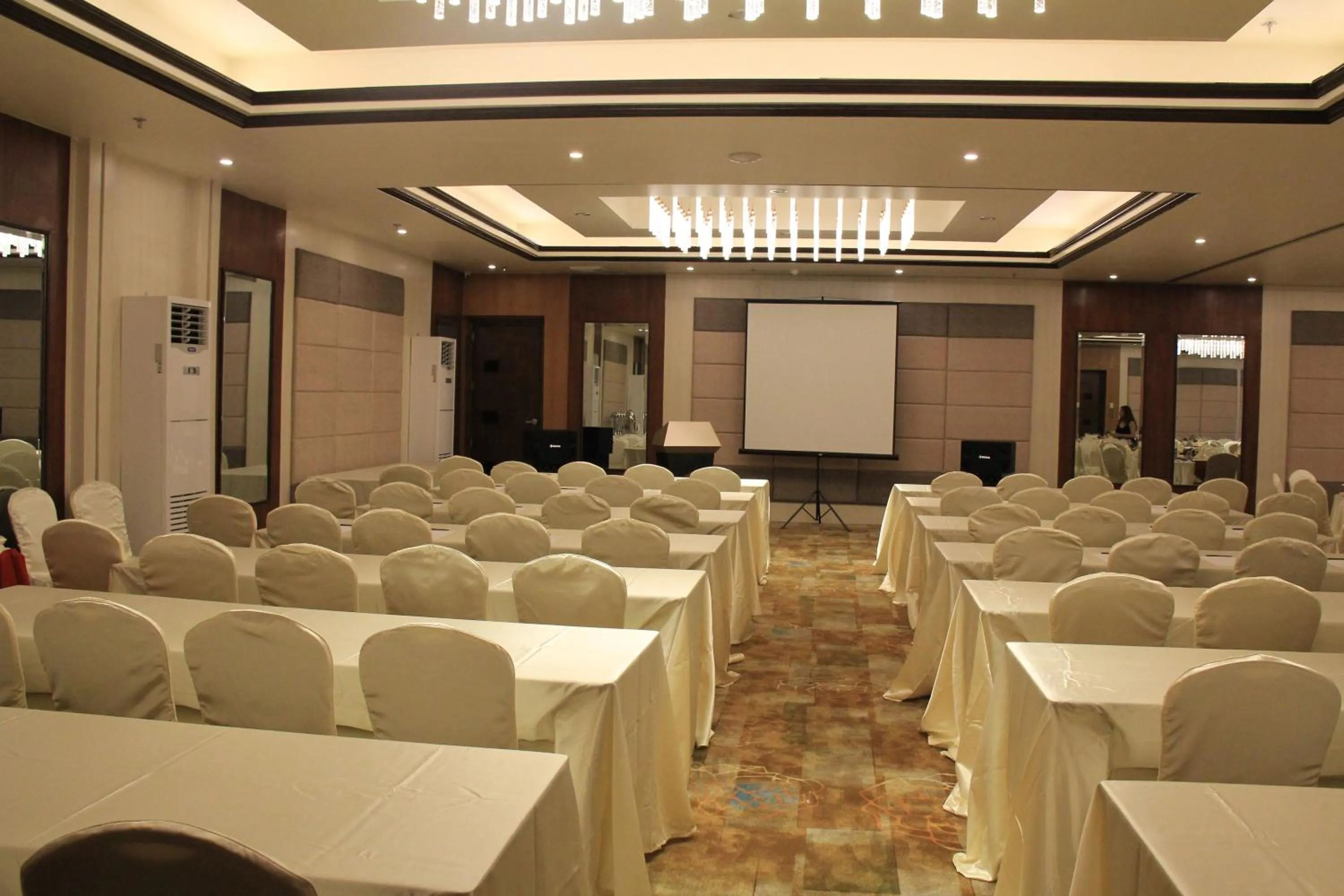 Meeting/conference room in Savannah Resort Hotel