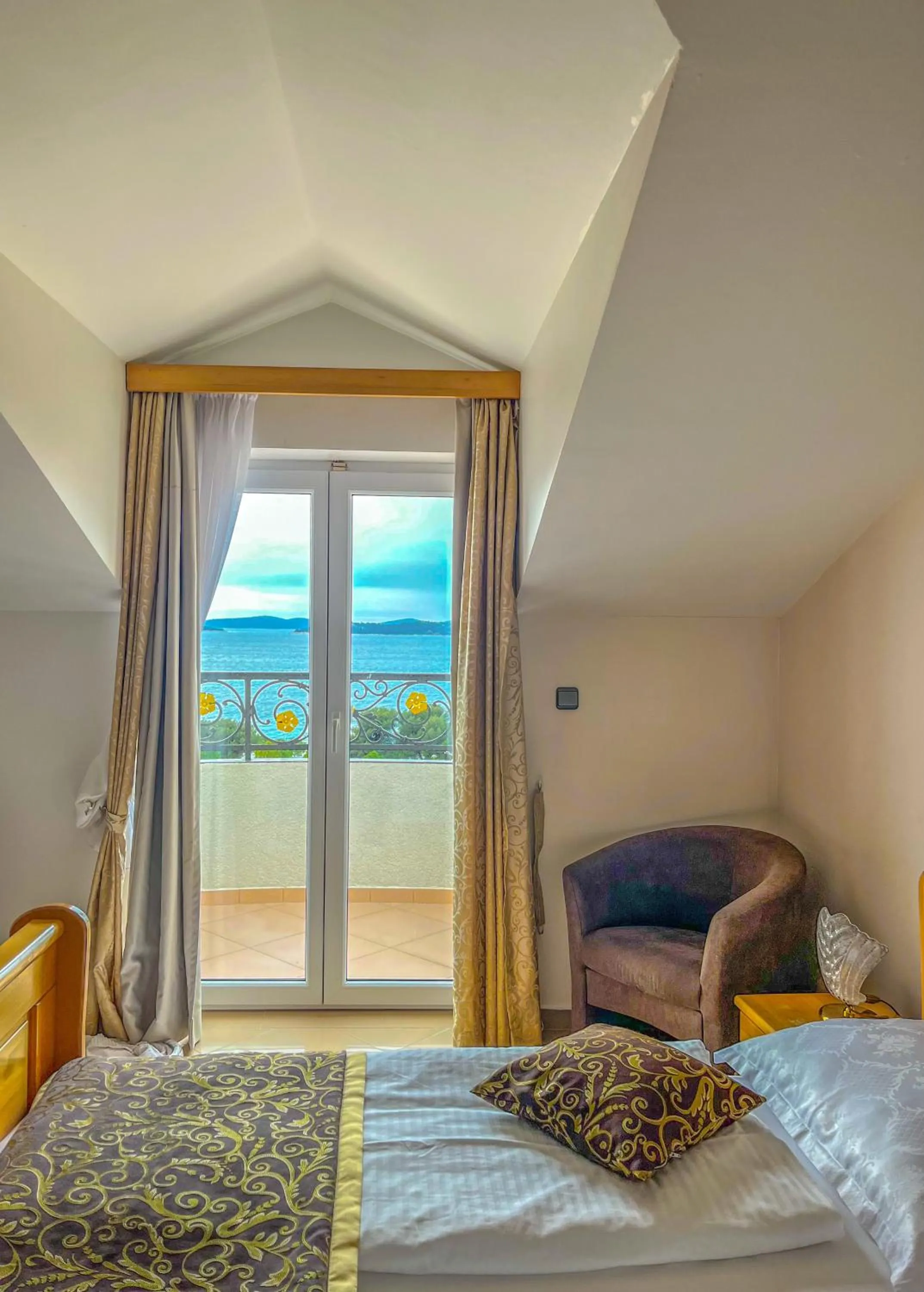 Bedroom, Bed in Hotel Miramare